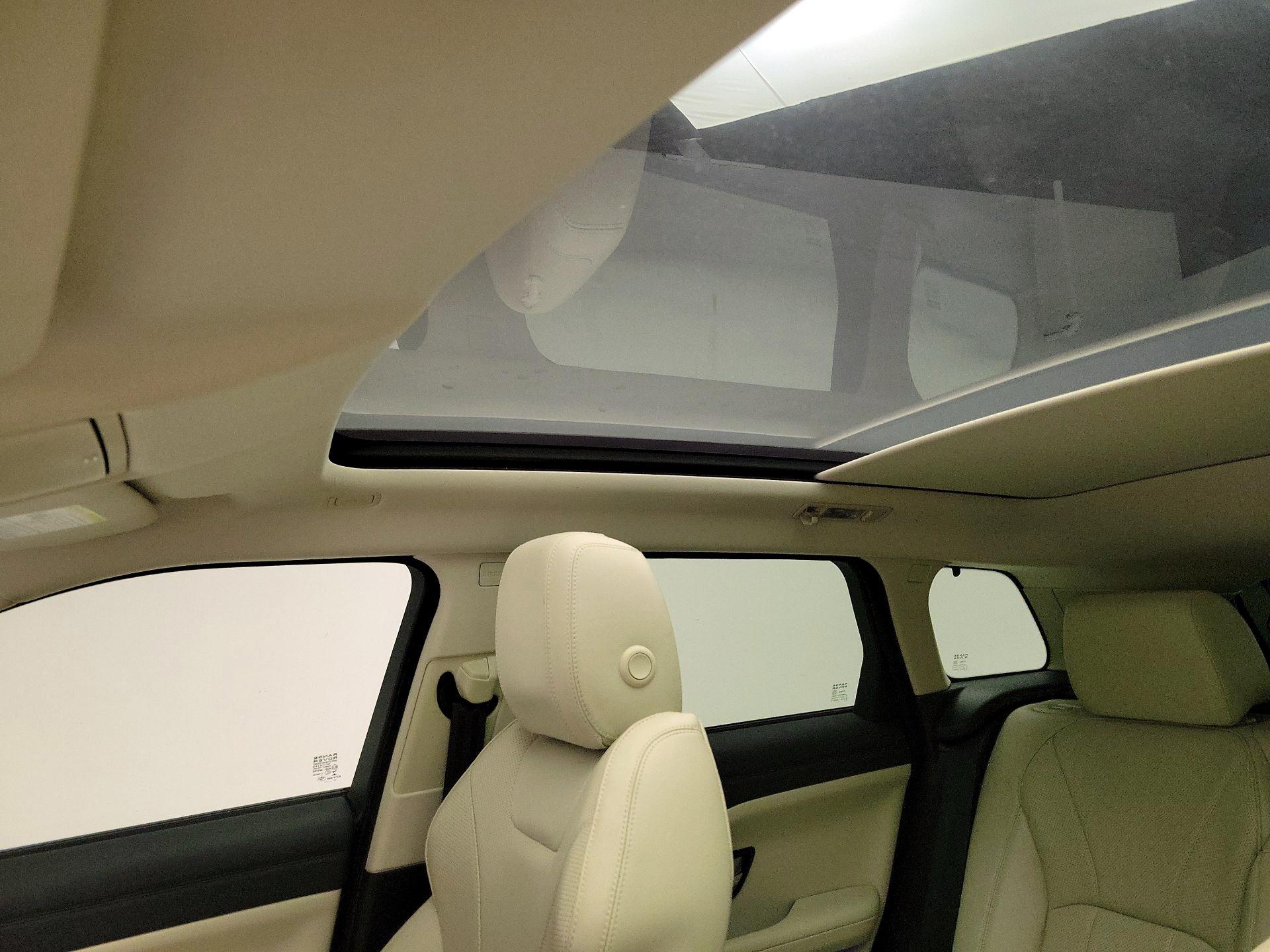 Thumbnail: 2018 Land Rover Range Rover Evoque - 18