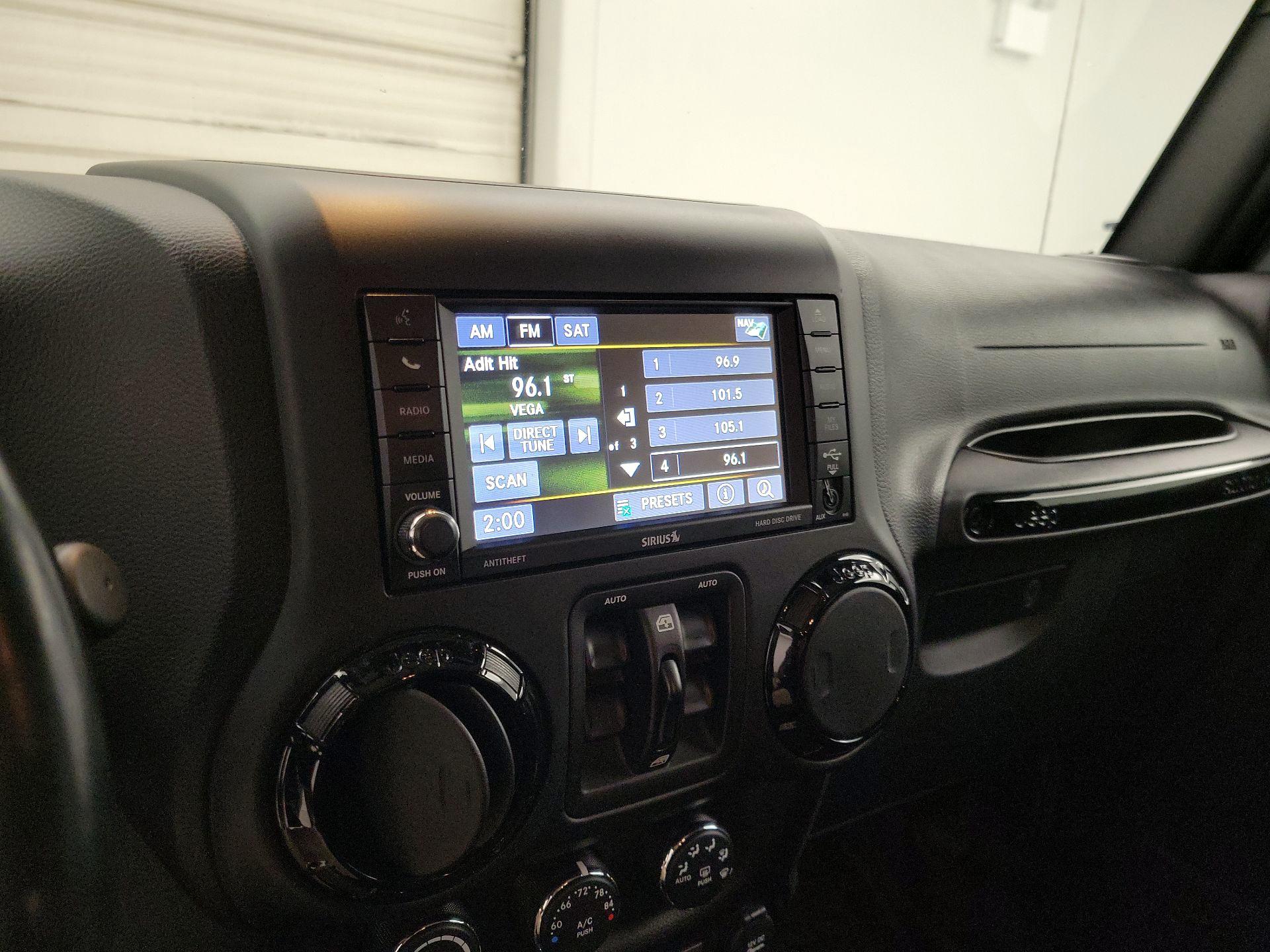 Thumbnail: 2016 Jeep Wrangler - 14