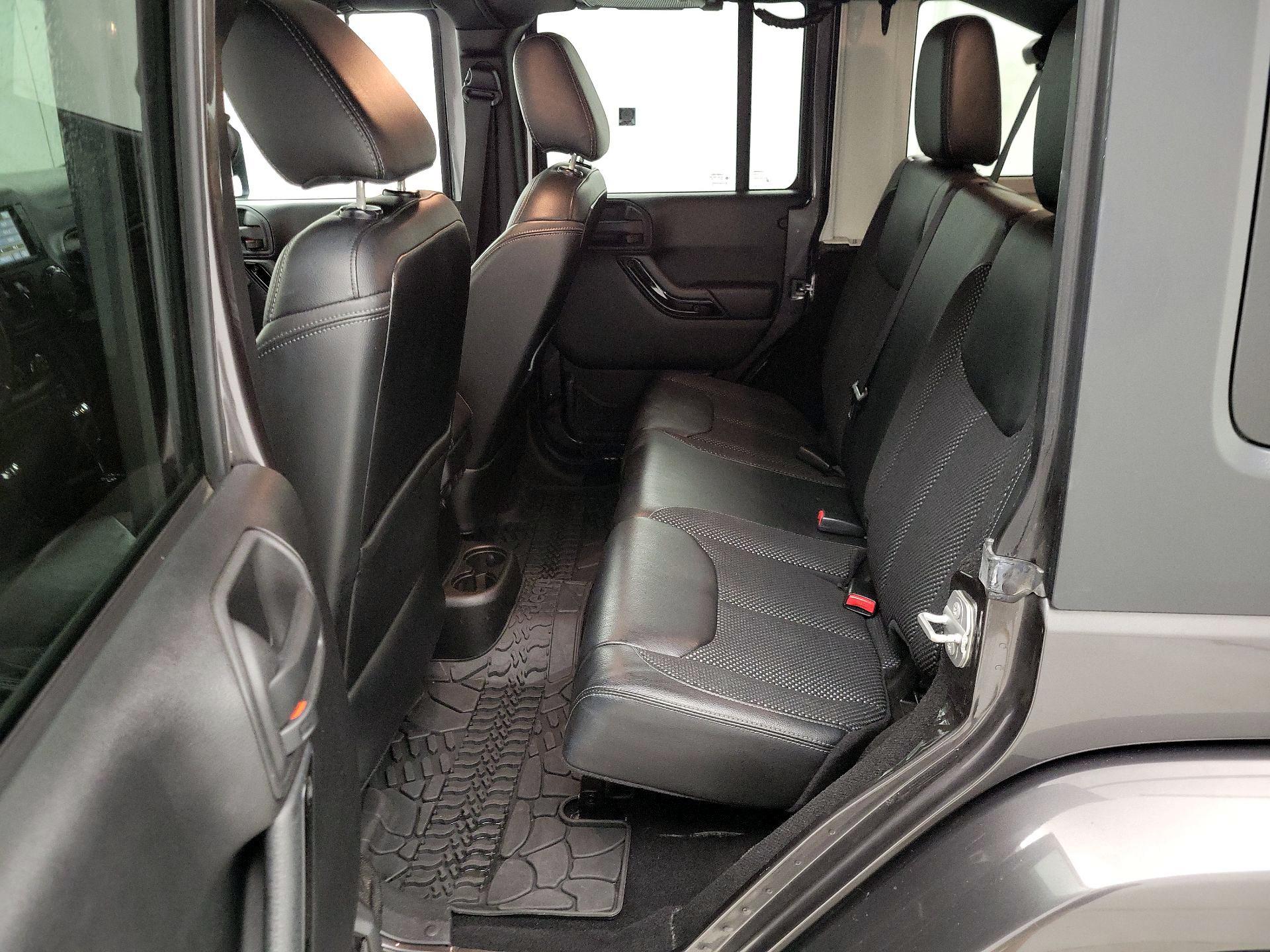 Thumbnail: 2016 Jeep Wrangler - 18