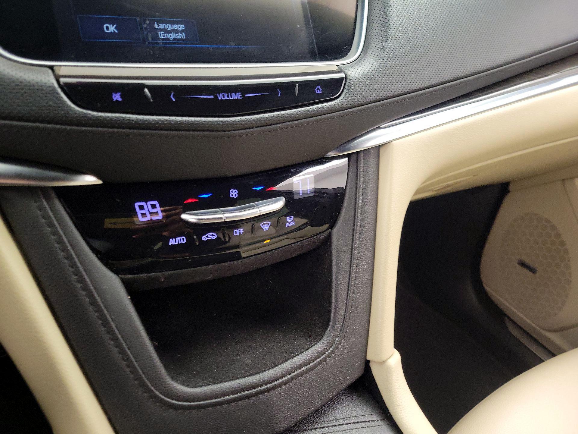 Thumbnail: 2018 Cadillac XT5 - 16