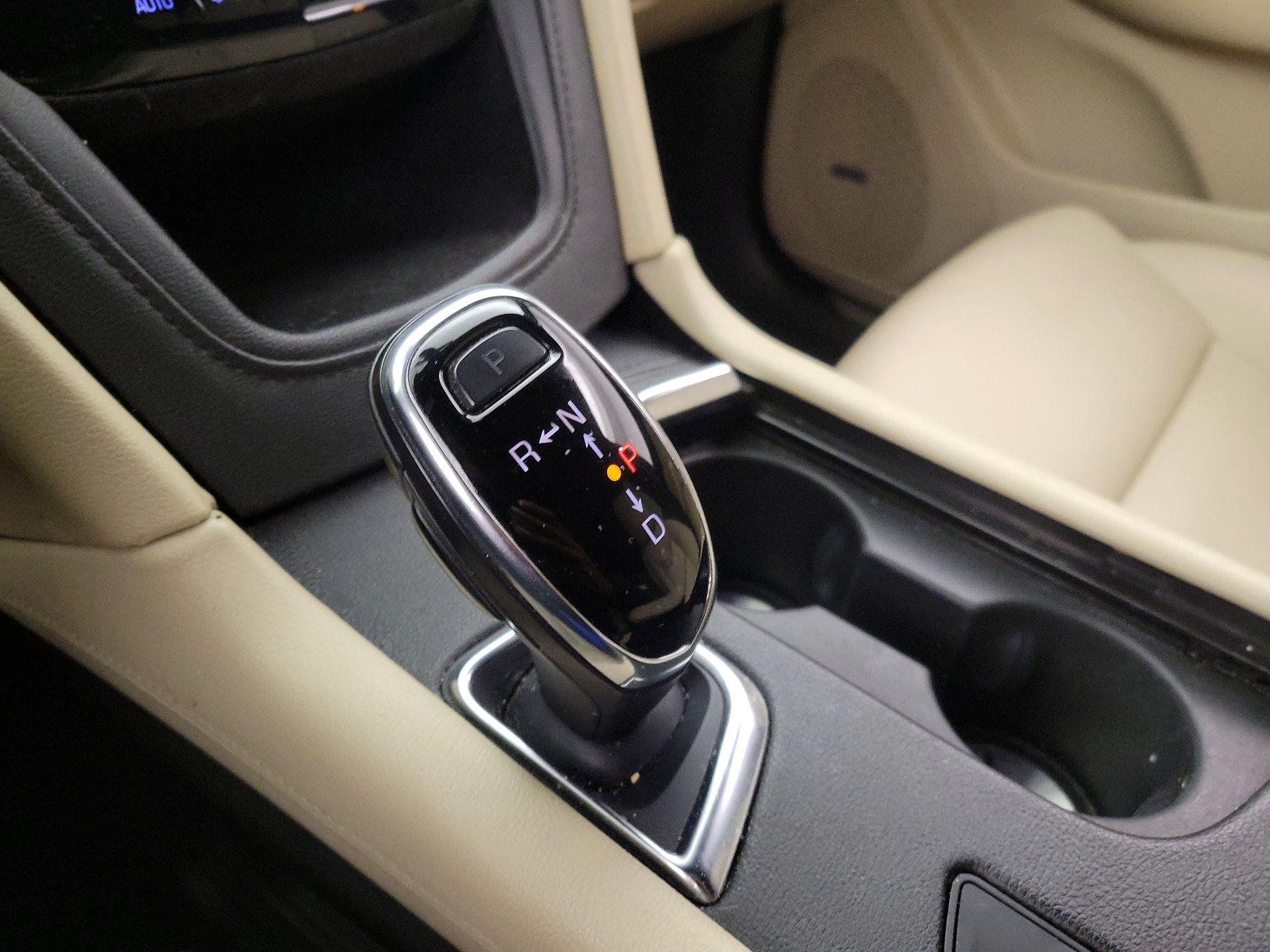 Thumbnail: 2018 Cadillac XT5 - 17