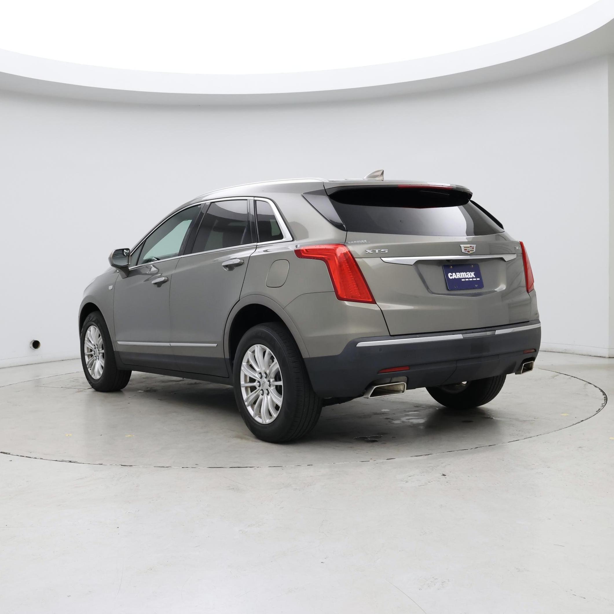 Thumbnail: 2018 Cadillac XT5 - 2