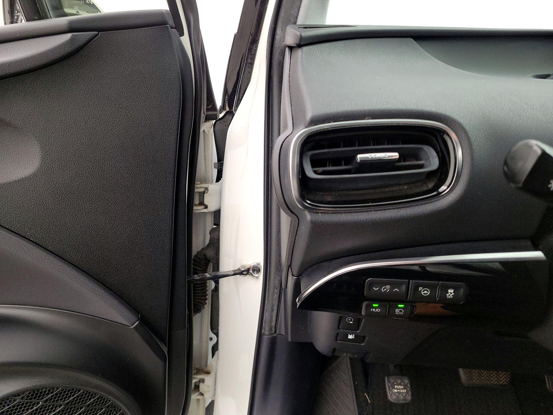 Thumbnail: 2017 Toyota Prius Prime - 13