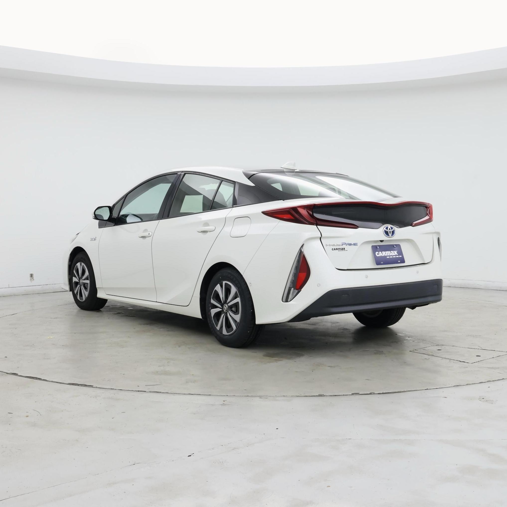 Thumbnail: 2017 Toyota Prius Prime - 2