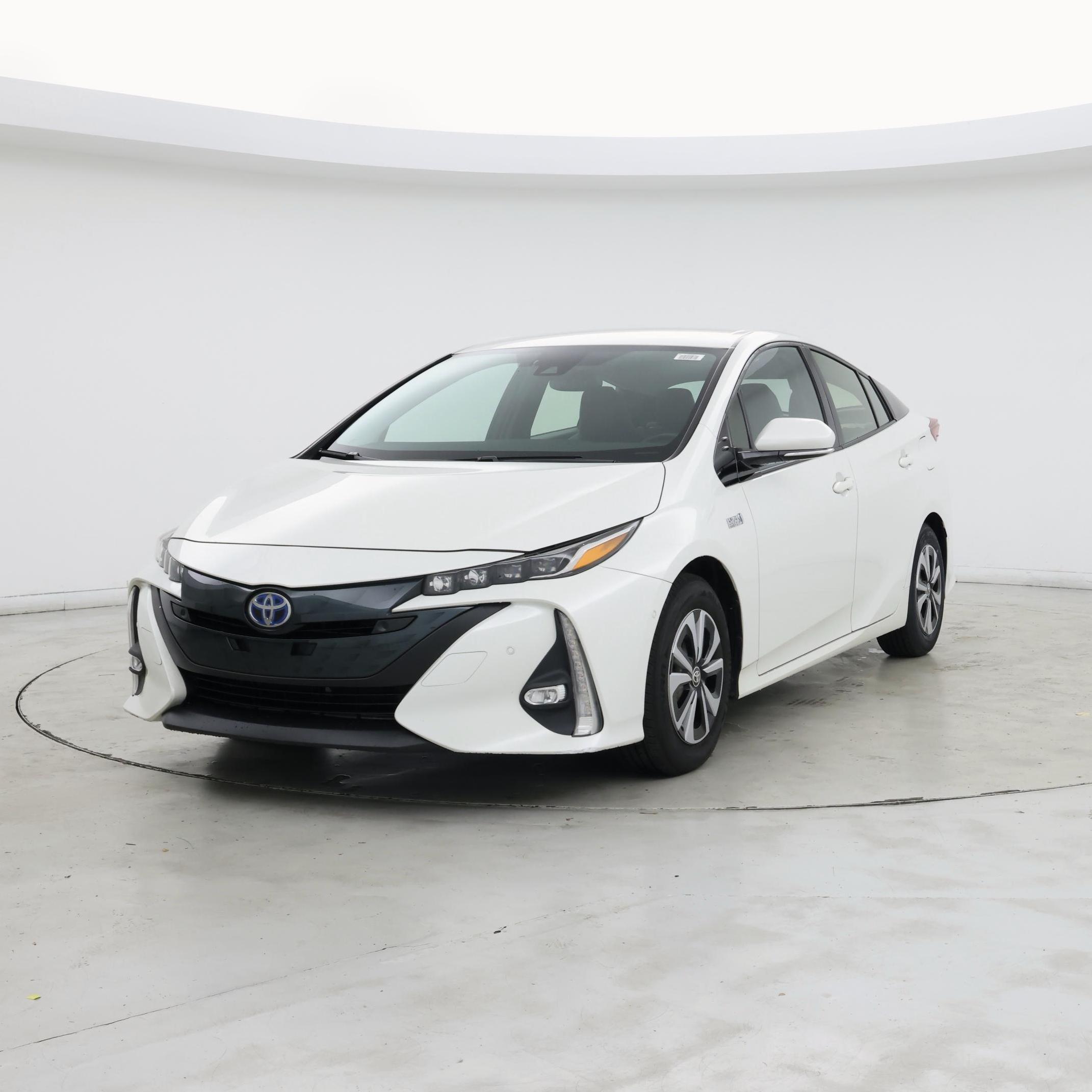 Thumbnail: 2017 Toyota Prius Prime - 4