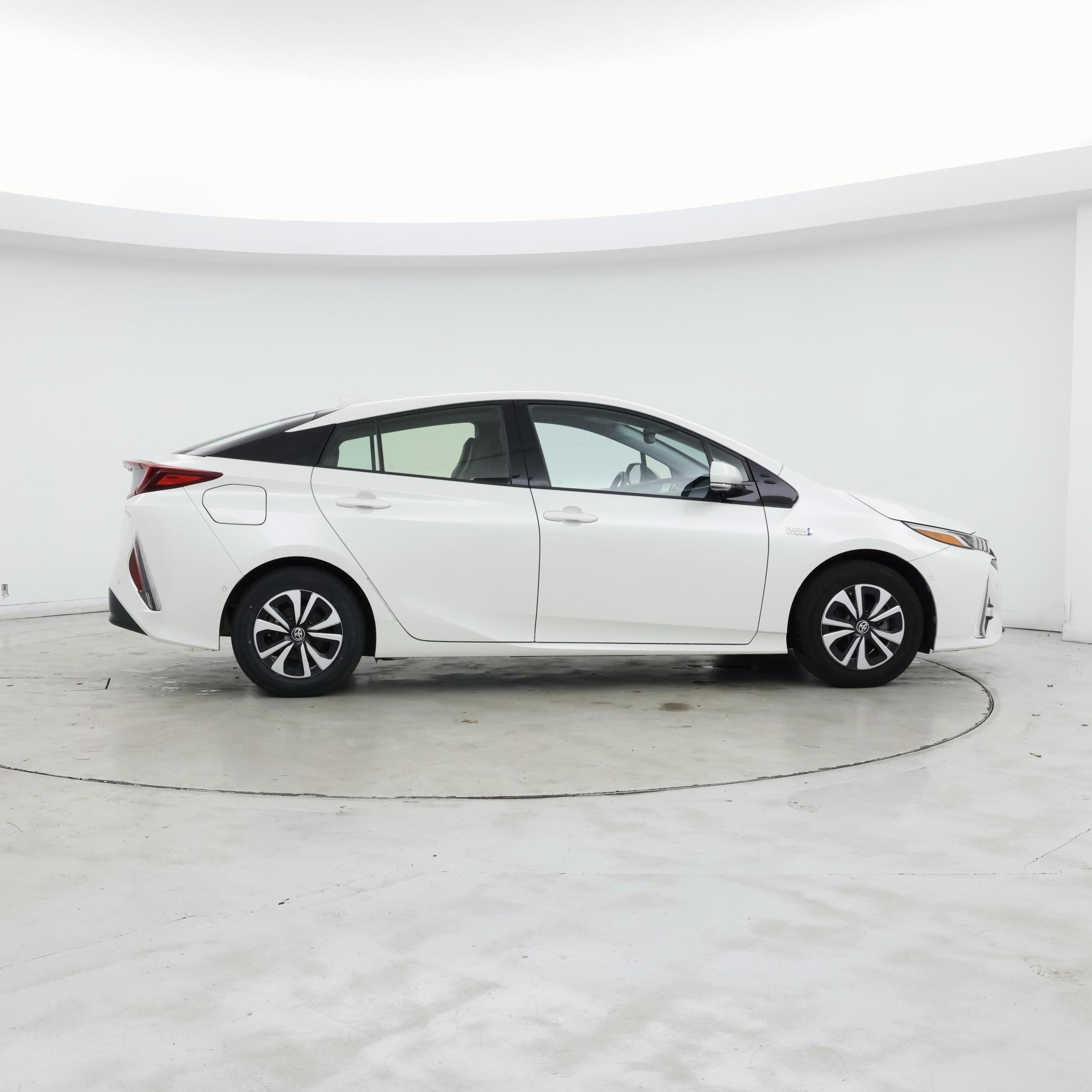 Thumbnail: 2017 Toyota Prius Prime - 7