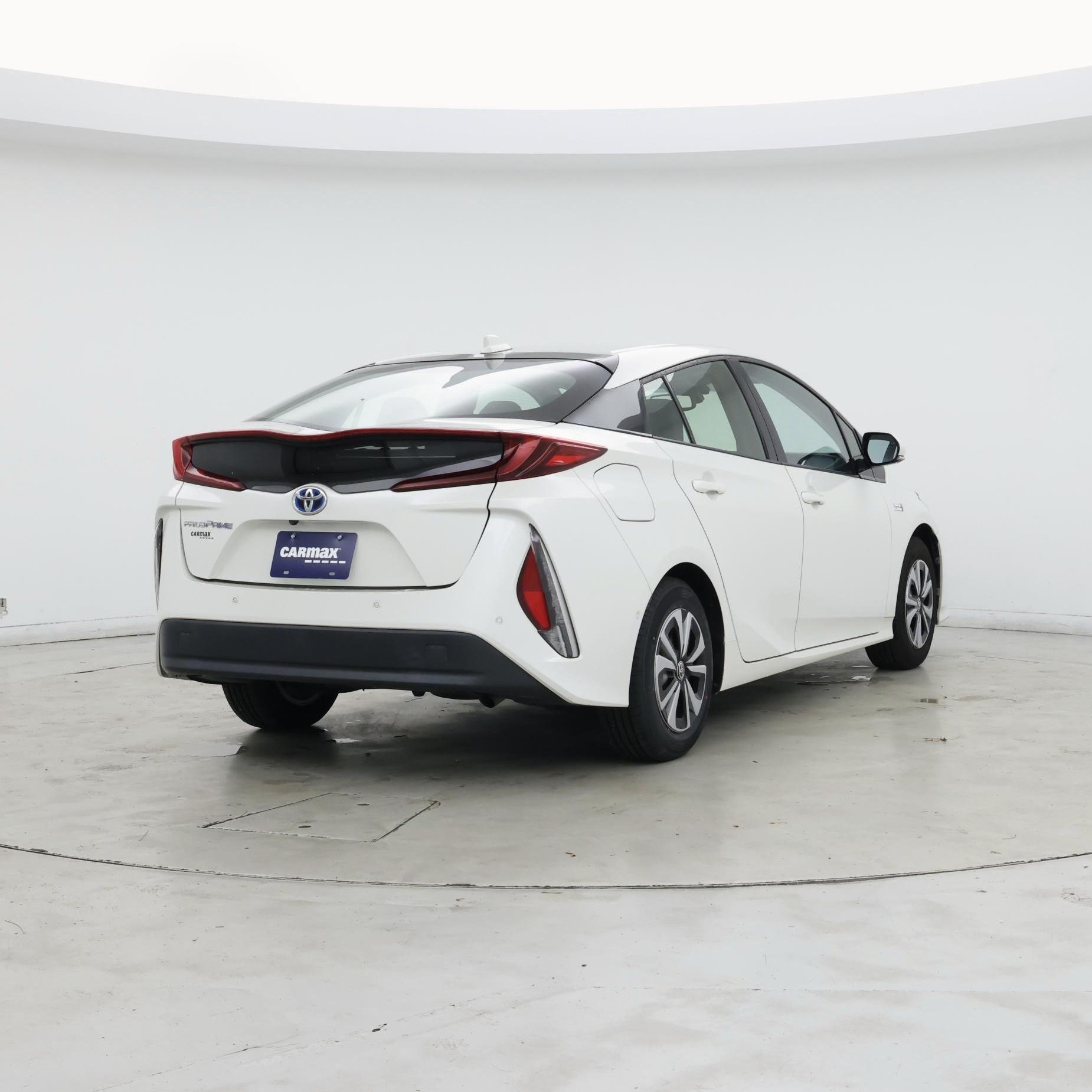 Thumbnail: 2017 Toyota Prius Prime - 8