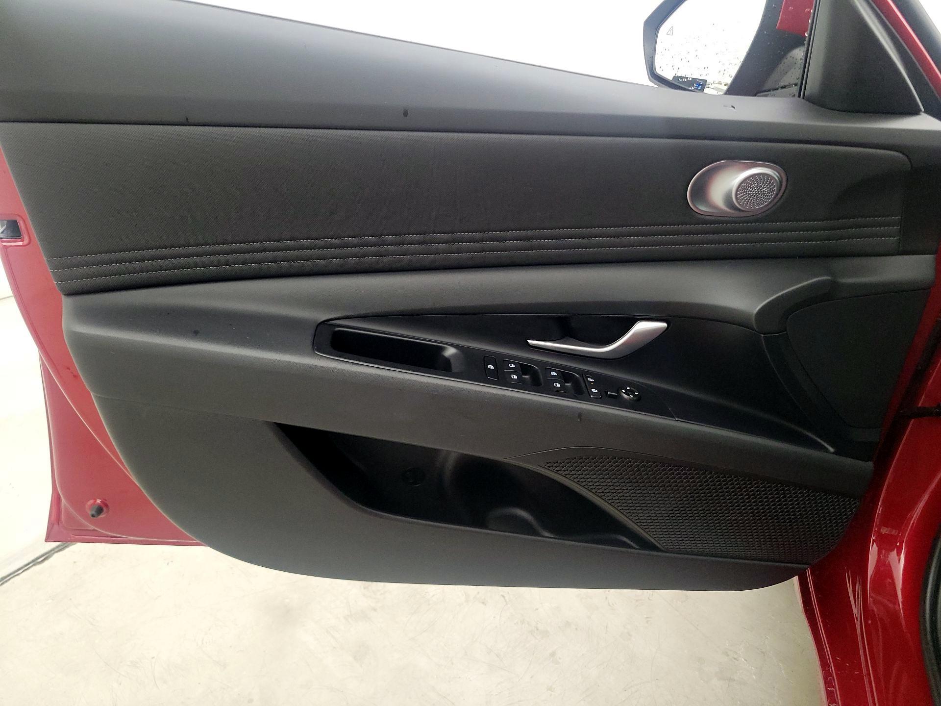 Thumbnail: 2025 Hyundai Elantra - 12