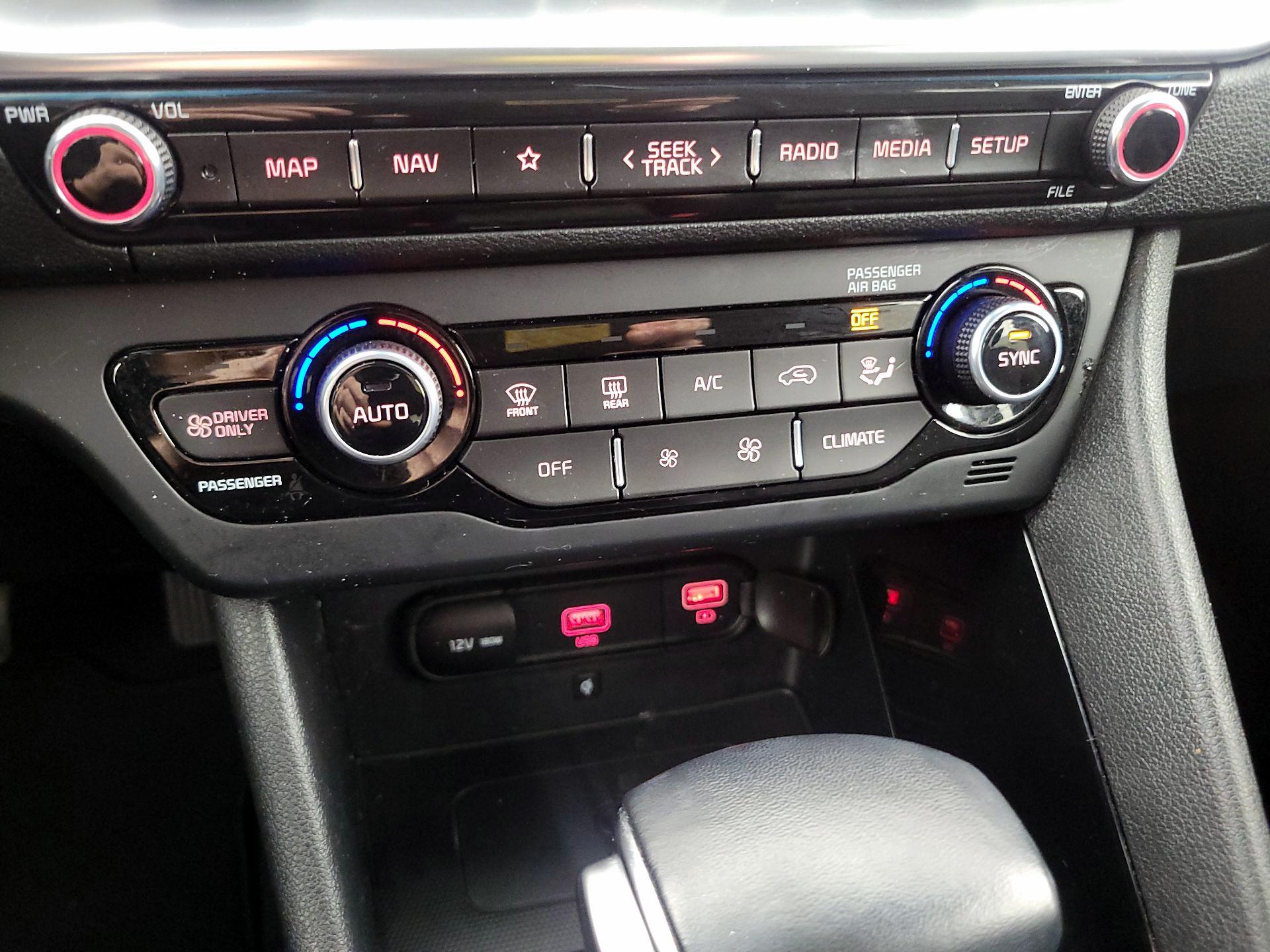 Thumbnail: 2021 Kia Niro - 17