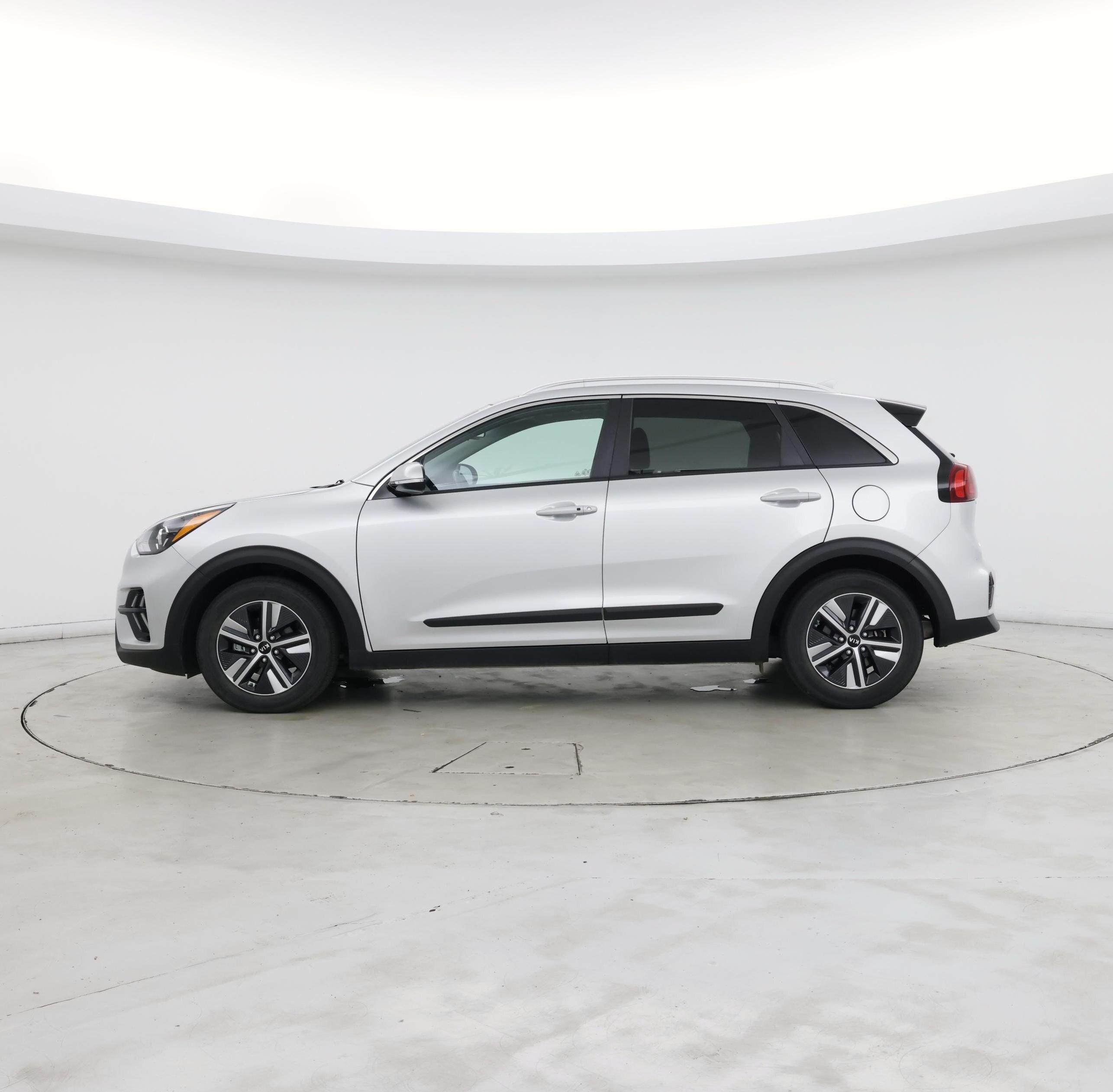 Thumbnail: 2021 Kia Niro - 3