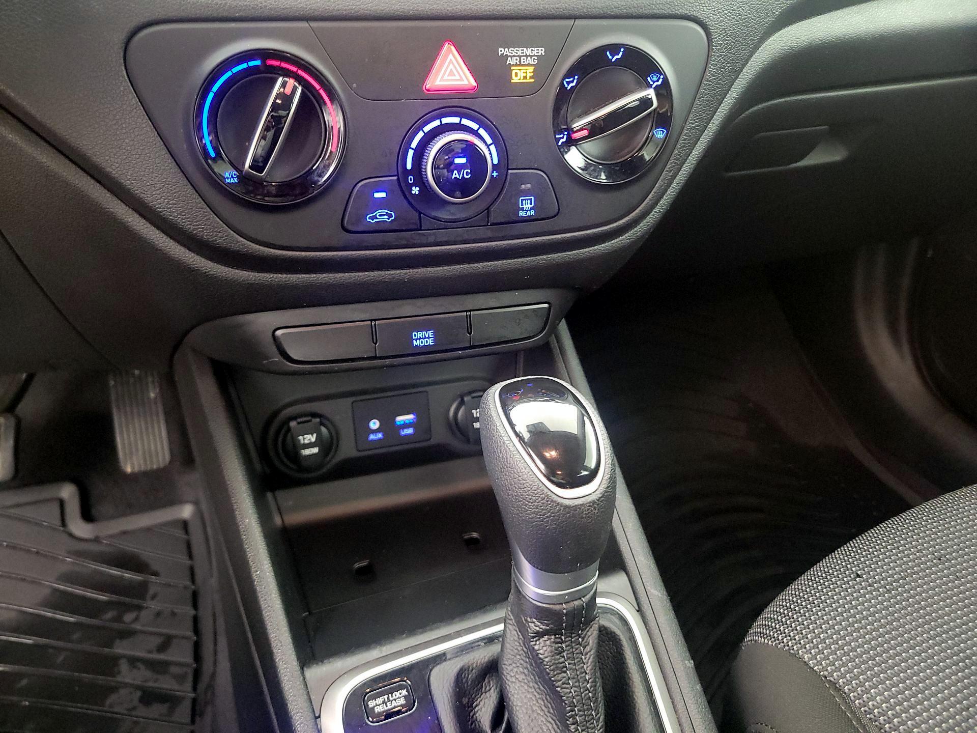 Thumbnail: 2022 Hyundai Accent - 16