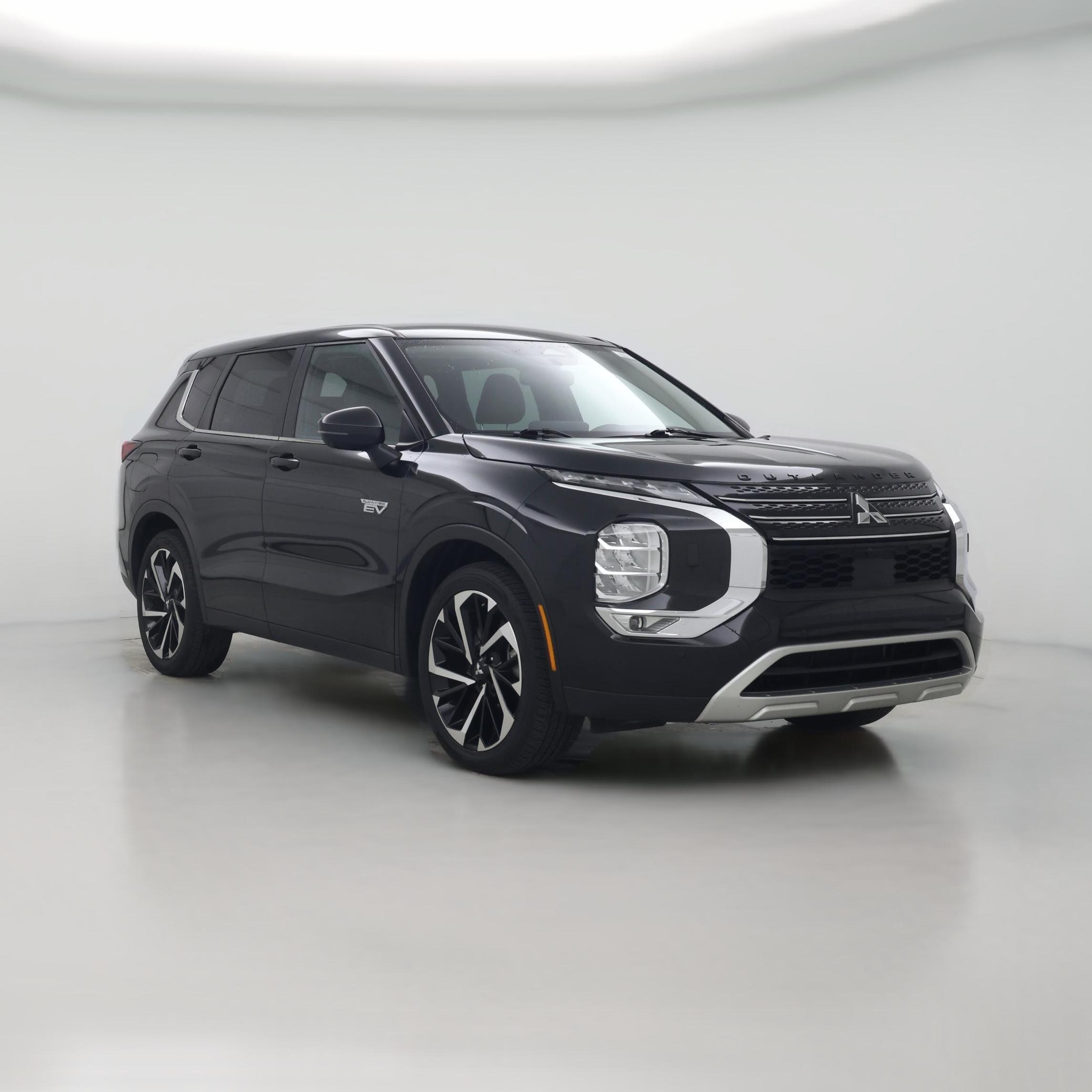 Thumbnail: 2023 Mitsubishi Outlander - 1