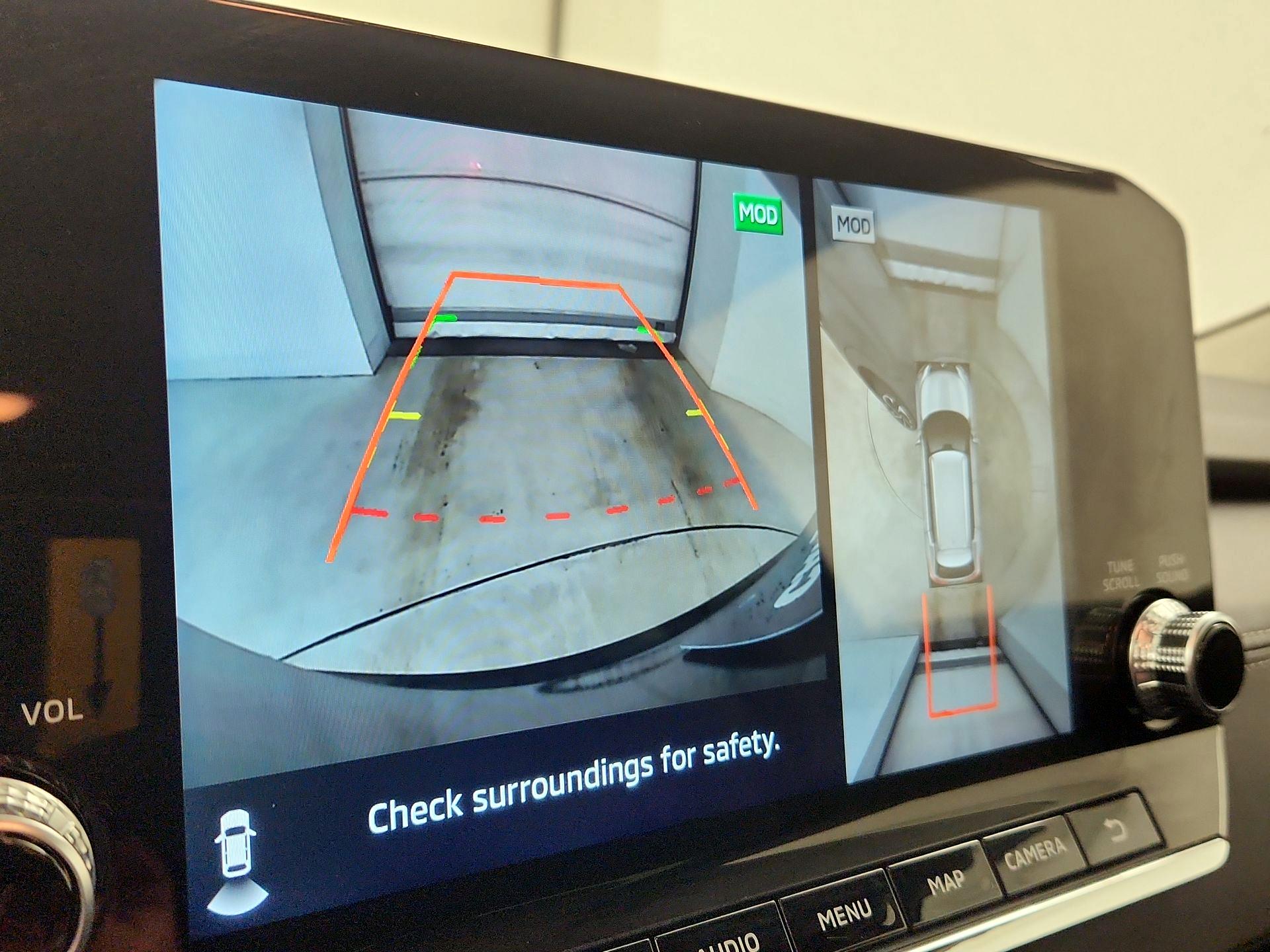 Thumbnail: 2023 Mitsubishi Outlander - 15