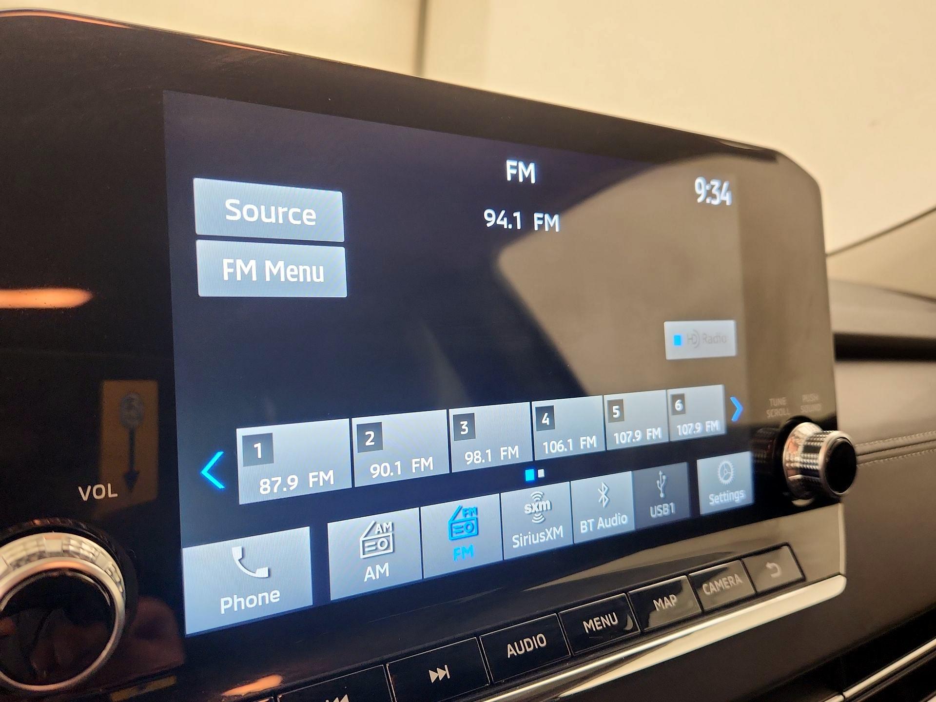 Thumbnail: 2023 Mitsubishi Outlander - 16