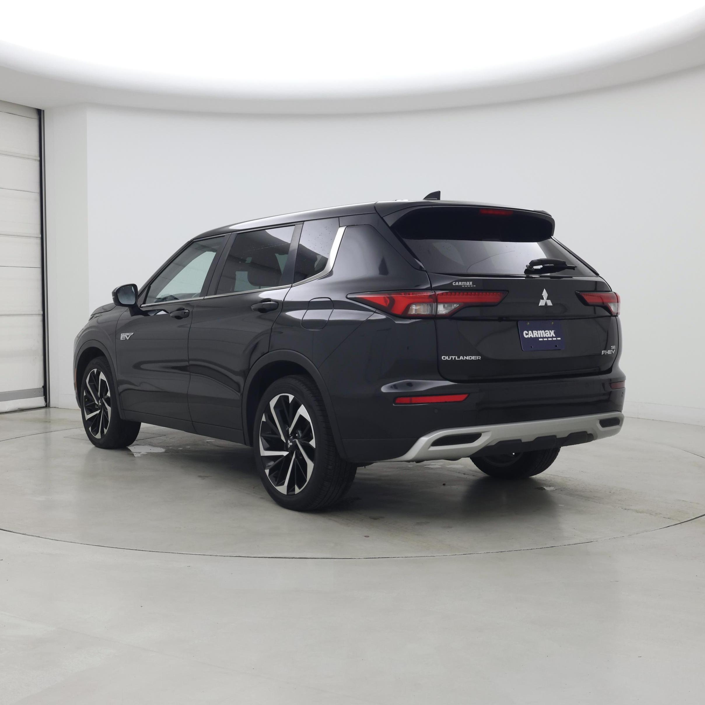 Thumbnail: 2023 Mitsubishi Outlander - 2