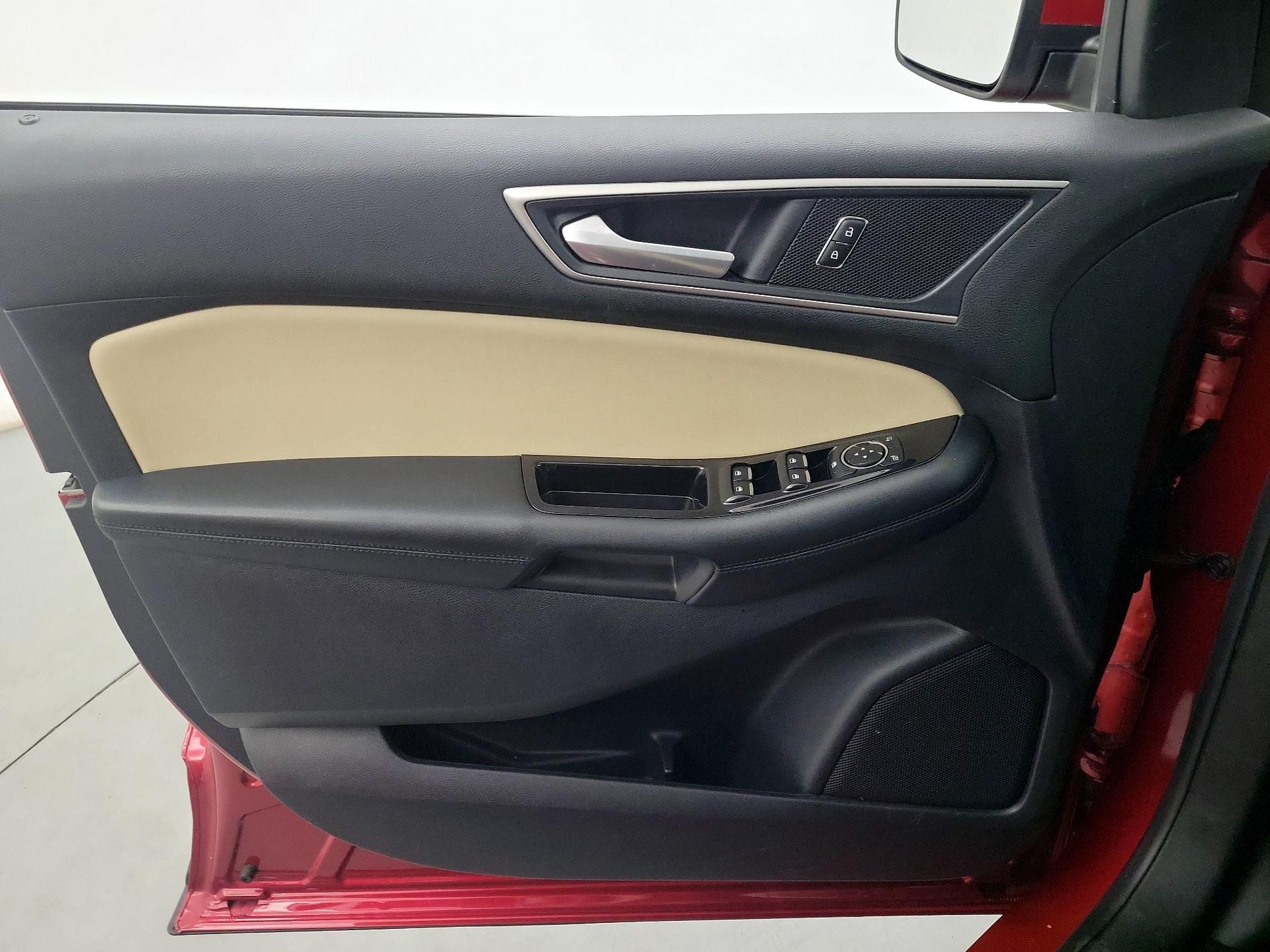 Thumbnail: 2020 Ford Edge - 10