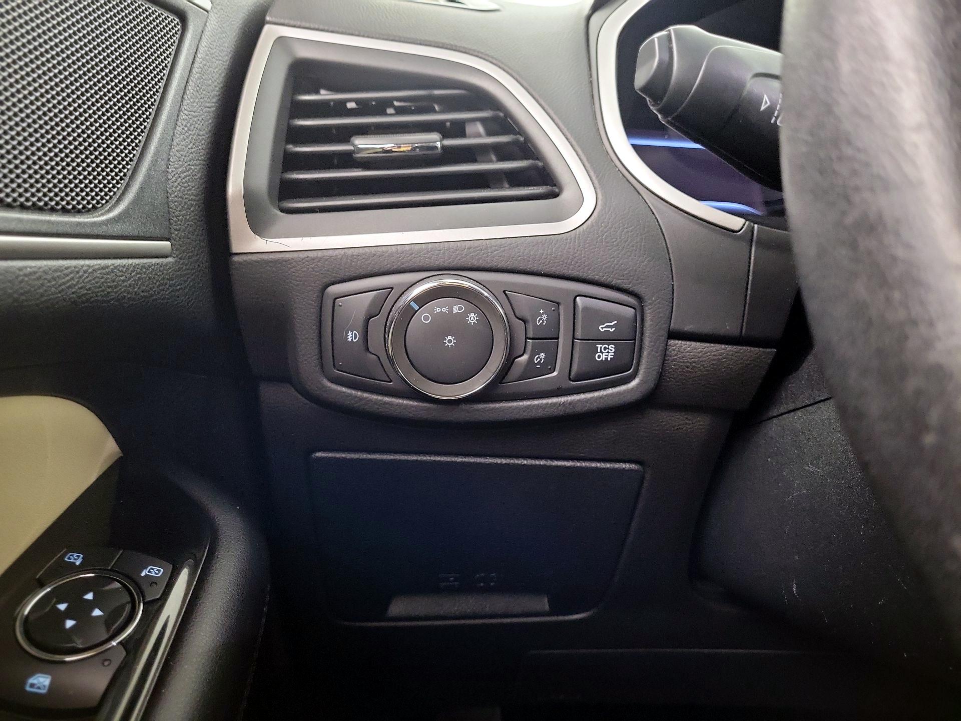 Thumbnail: 2020 Ford Edge - 11