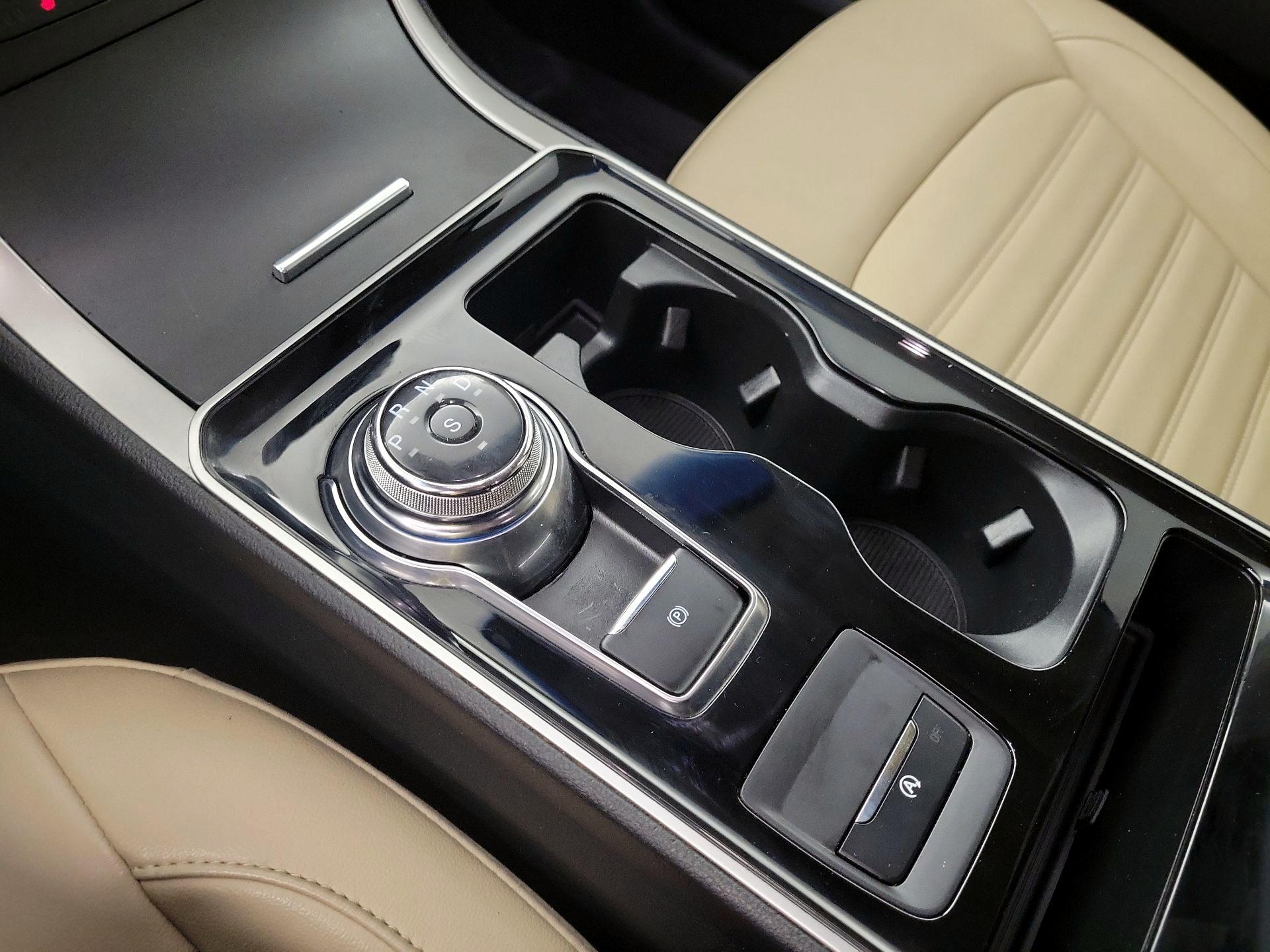 Thumbnail: 2020 Ford Edge - 14