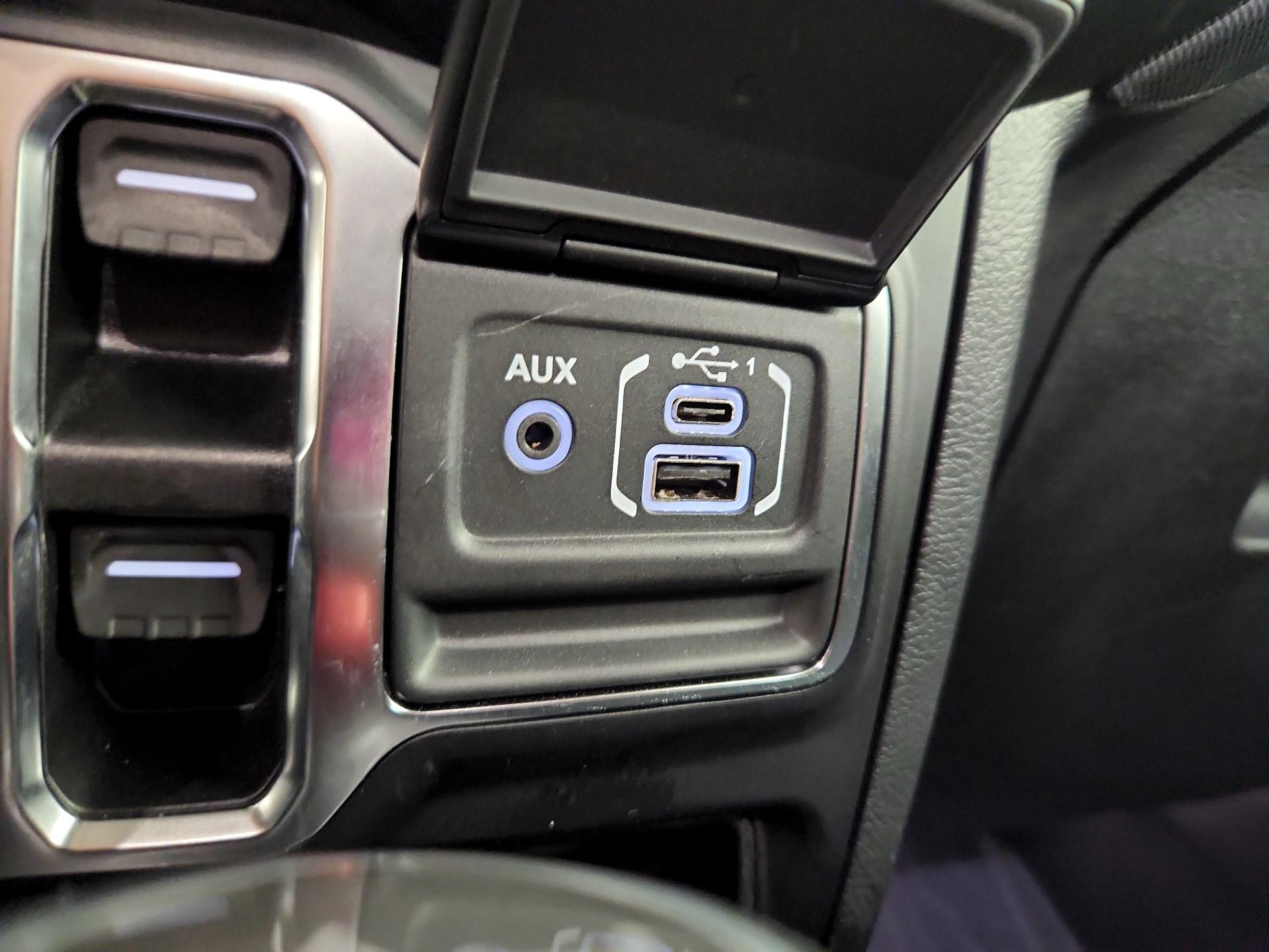 Thumbnail: 2021 Jeep Wrangler - 17