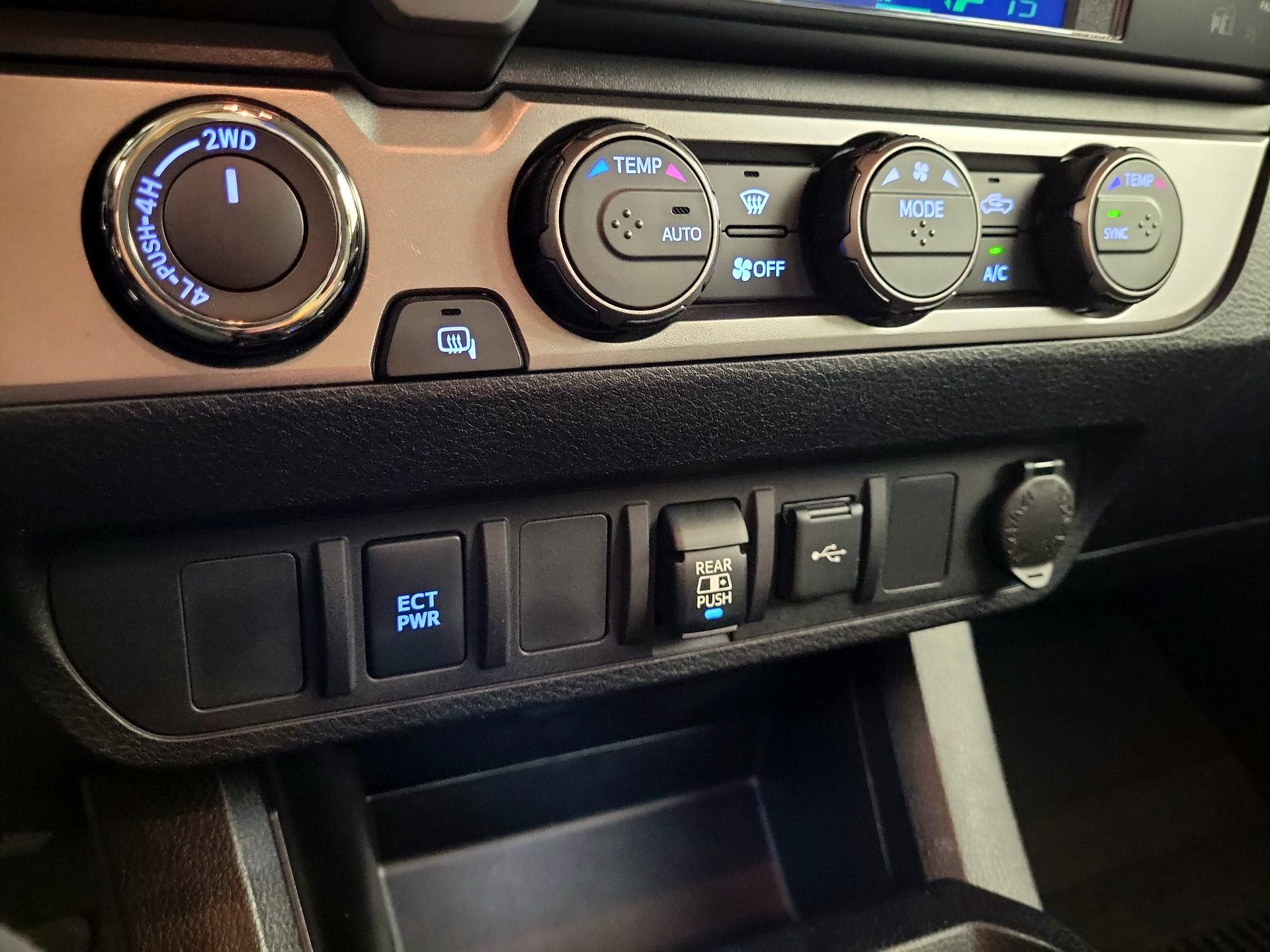 Thumbnail: 2022 Toyota Tacoma - 14