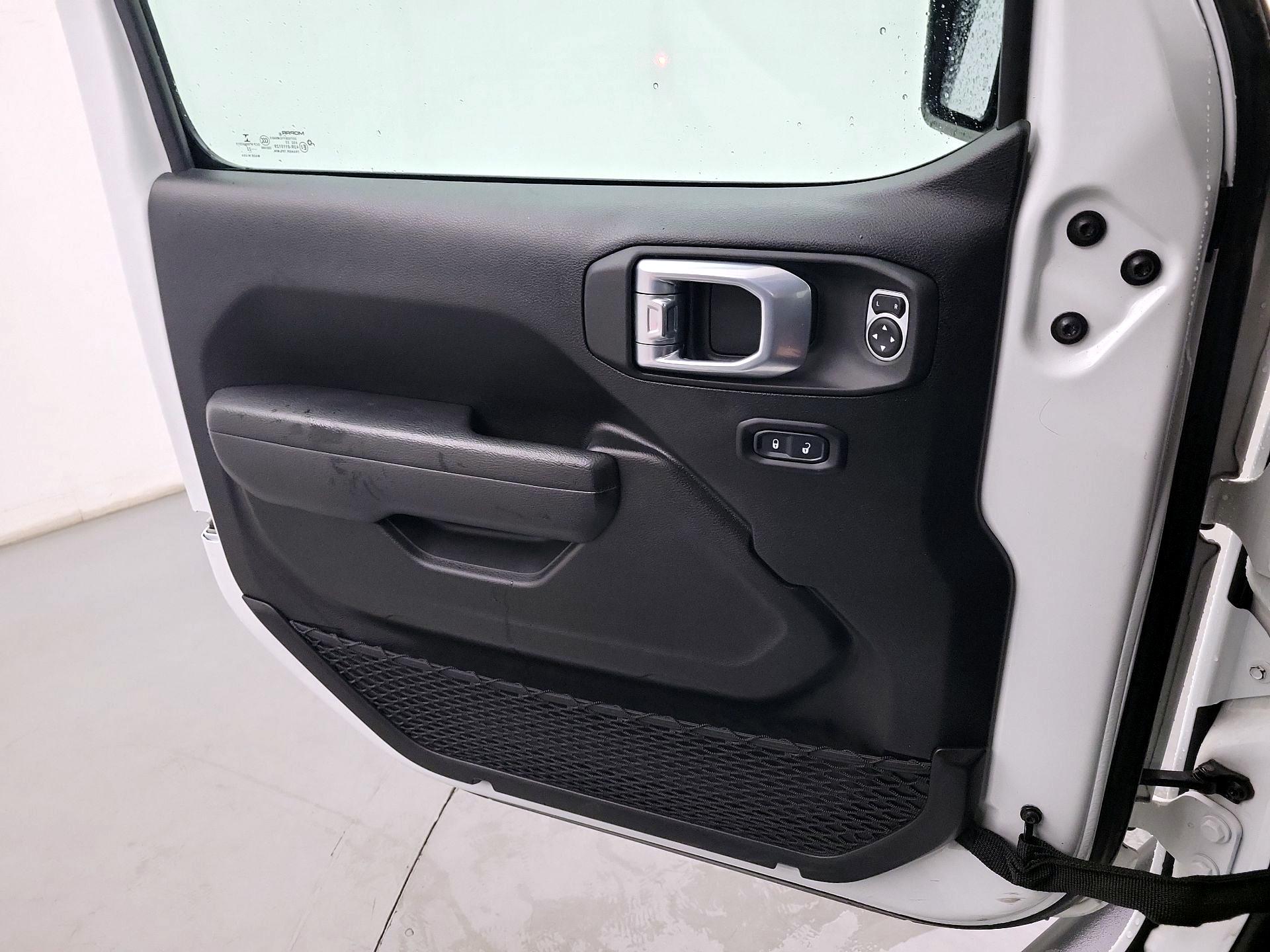 Thumbnail: 2022 Jeep Wrangler - 10