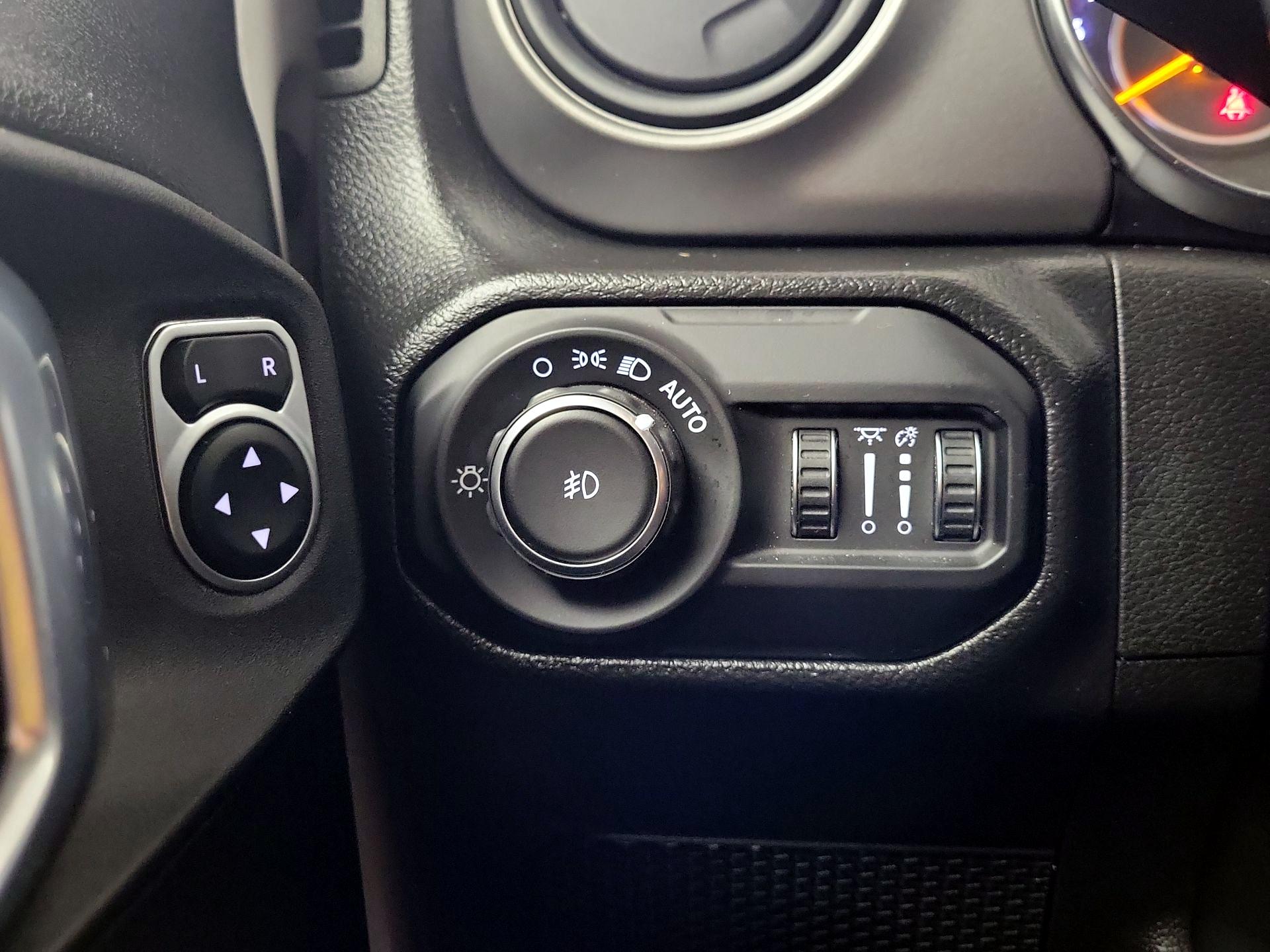 Thumbnail: 2022 Jeep Wrangler - 11