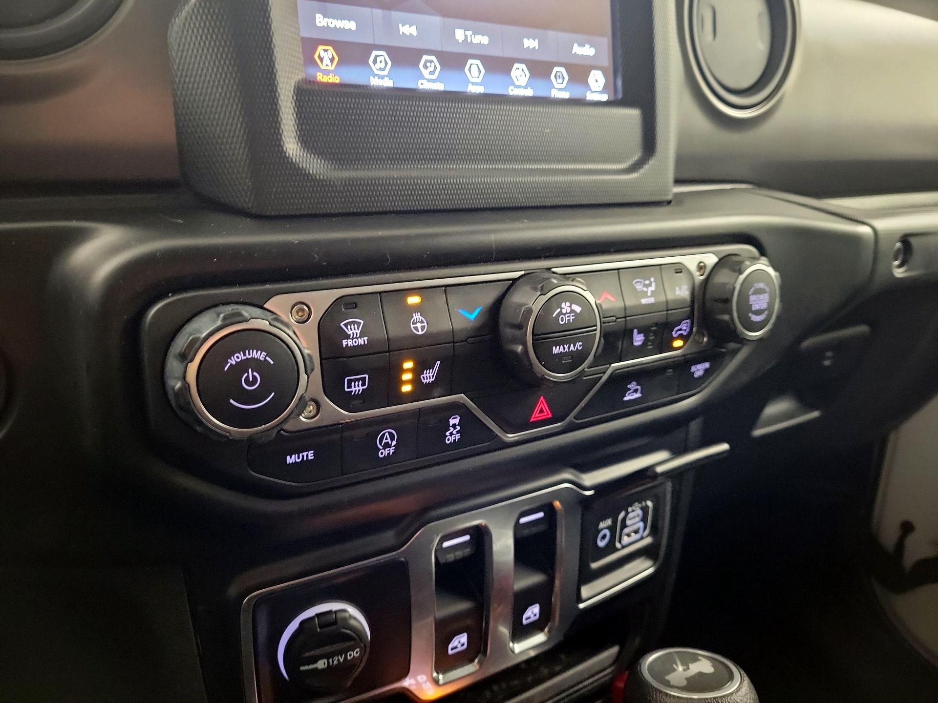 Thumbnail: 2022 Jeep Wrangler - 14