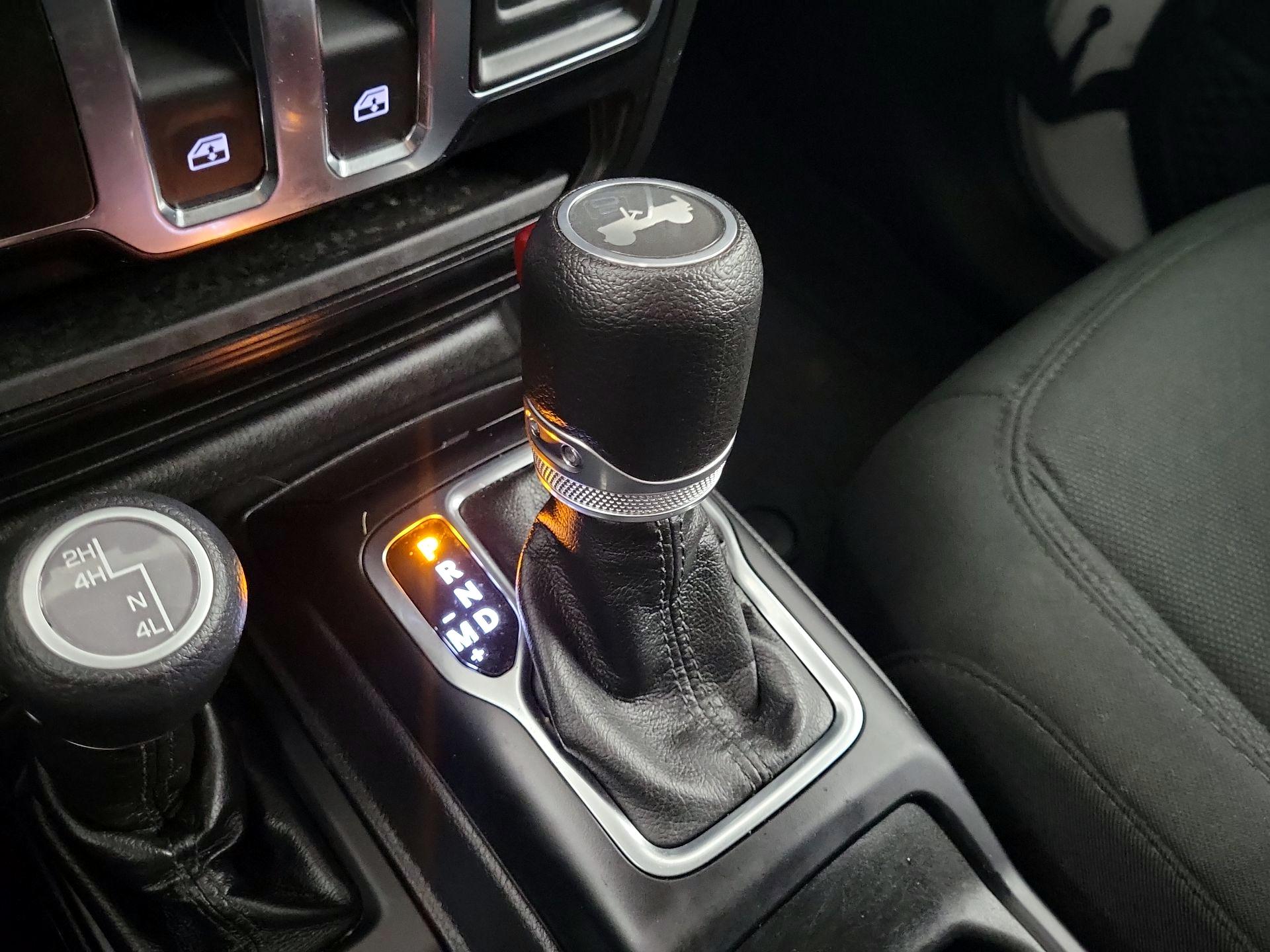 Thumbnail: 2022 Jeep Wrangler - 15