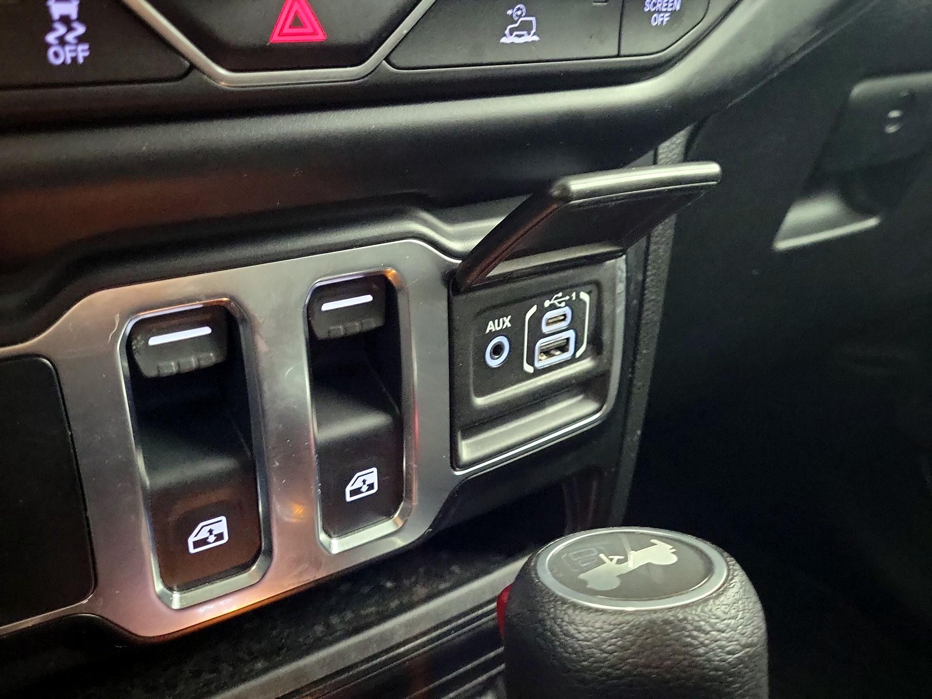 Thumbnail: 2022 Jeep Wrangler - 16