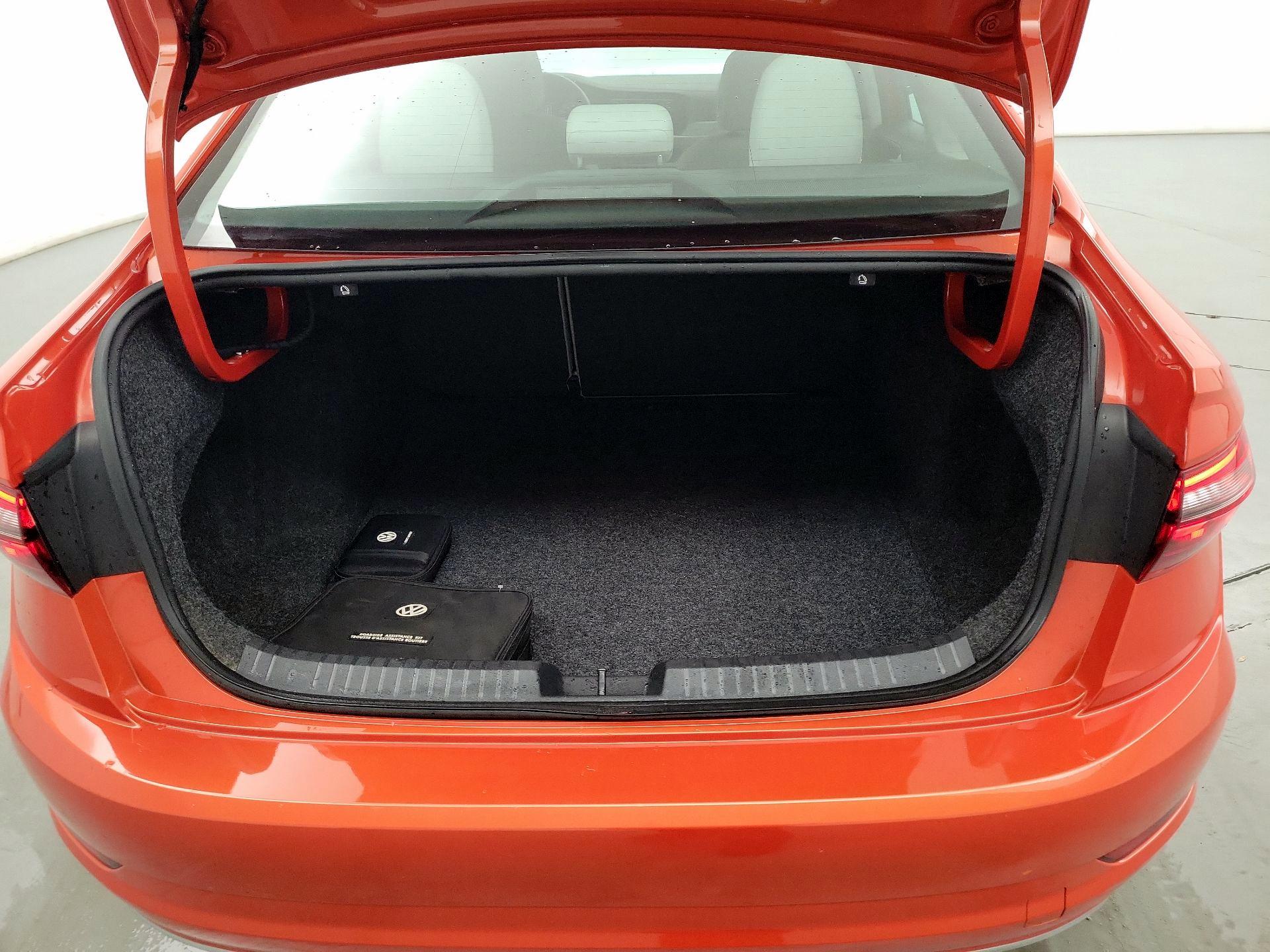 Thumbnail: 2020 Volkswagen Jetta - 18