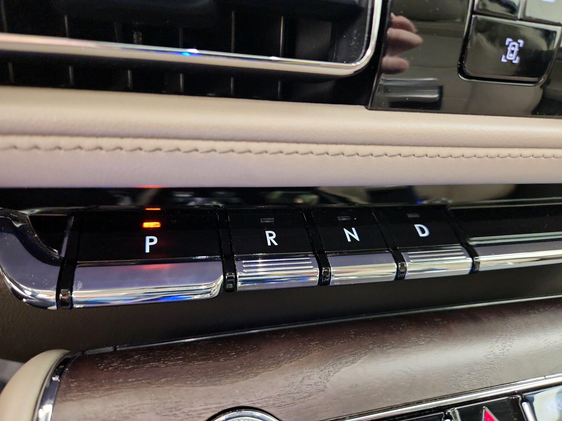 Thumbnail: 2021 Lincoln Aviator - 18