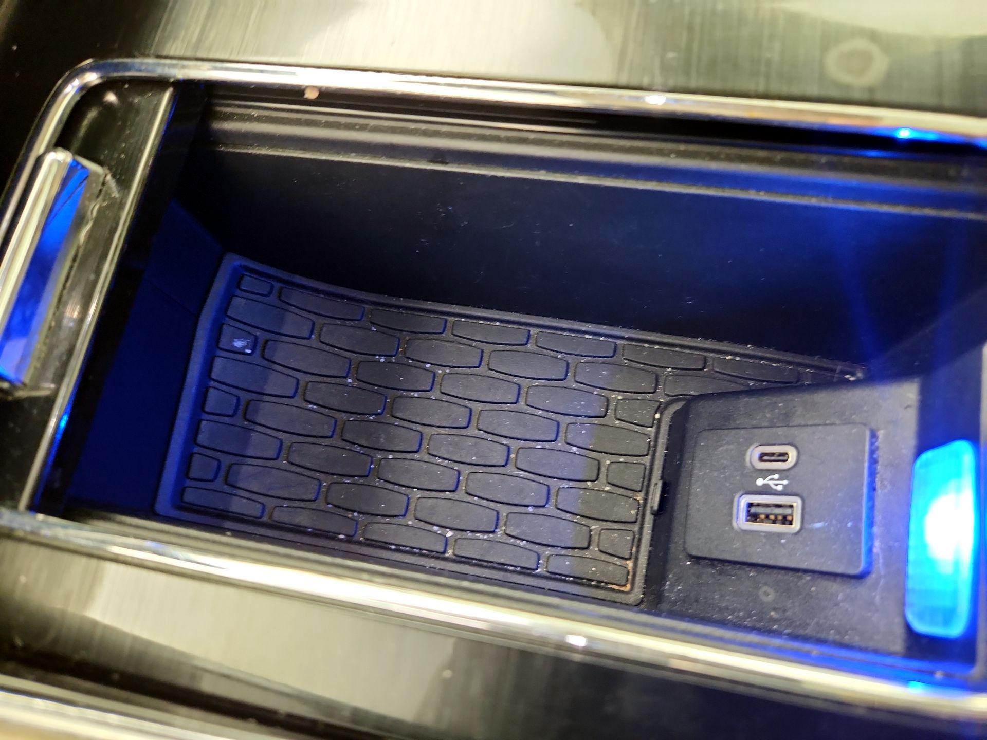 Thumbnail: 2021 Lincoln Aviator - 19