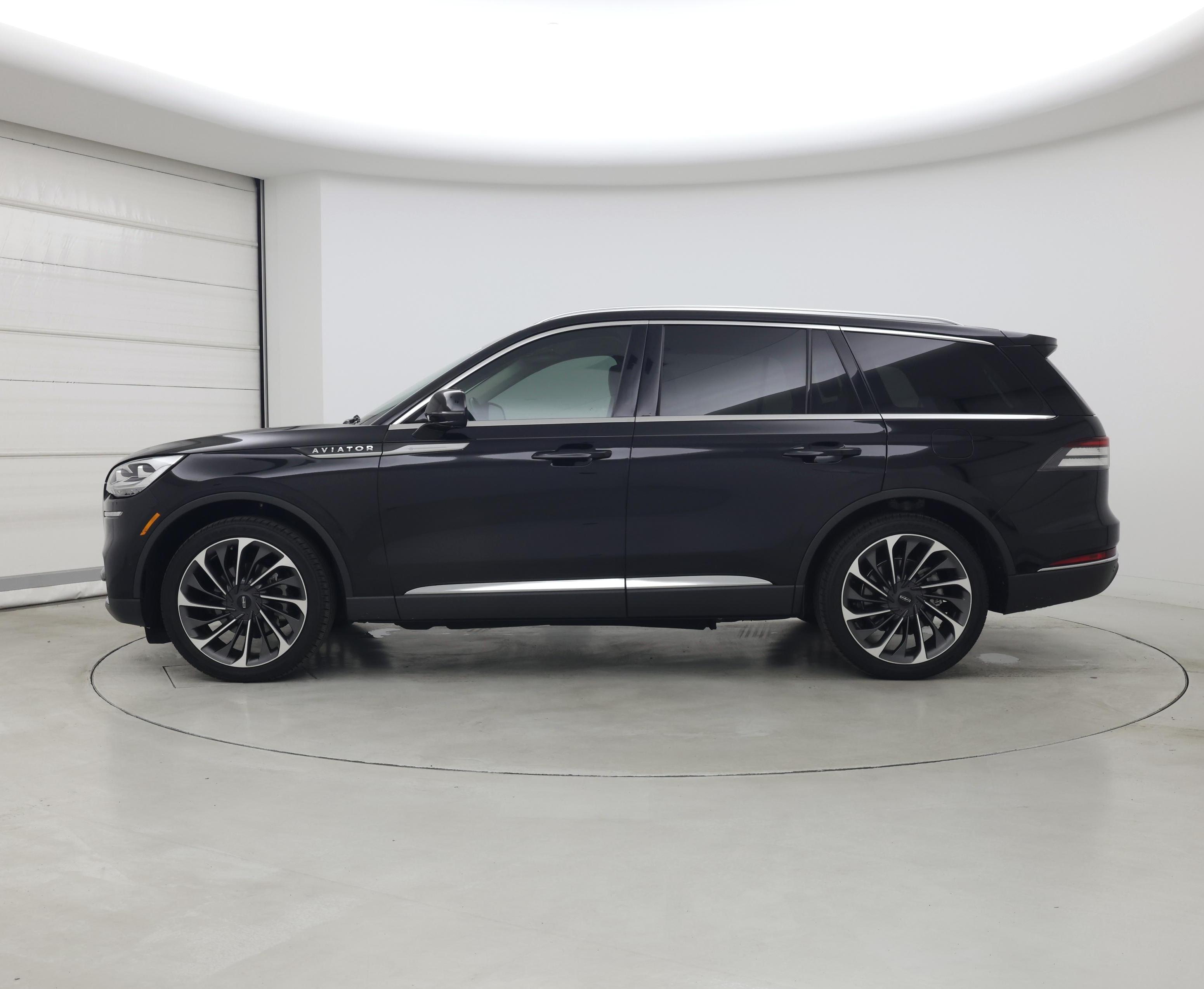 Thumbnail: 2021 Lincoln Aviator - 3