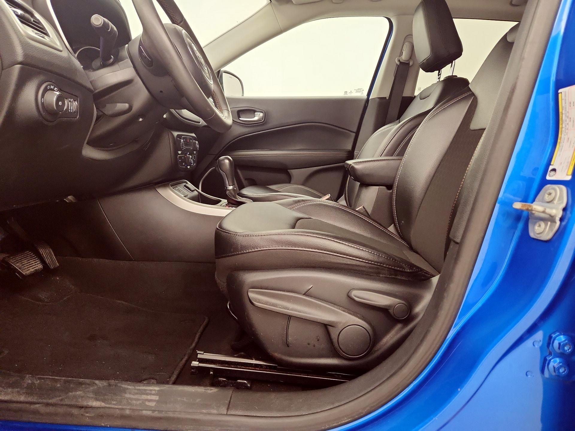 Thumbnail: 2021 Jeep Compass - 11