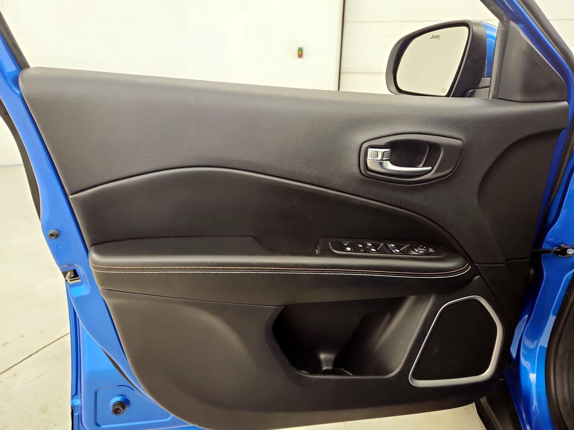 Thumbnail: 2021 Jeep Compass - 12