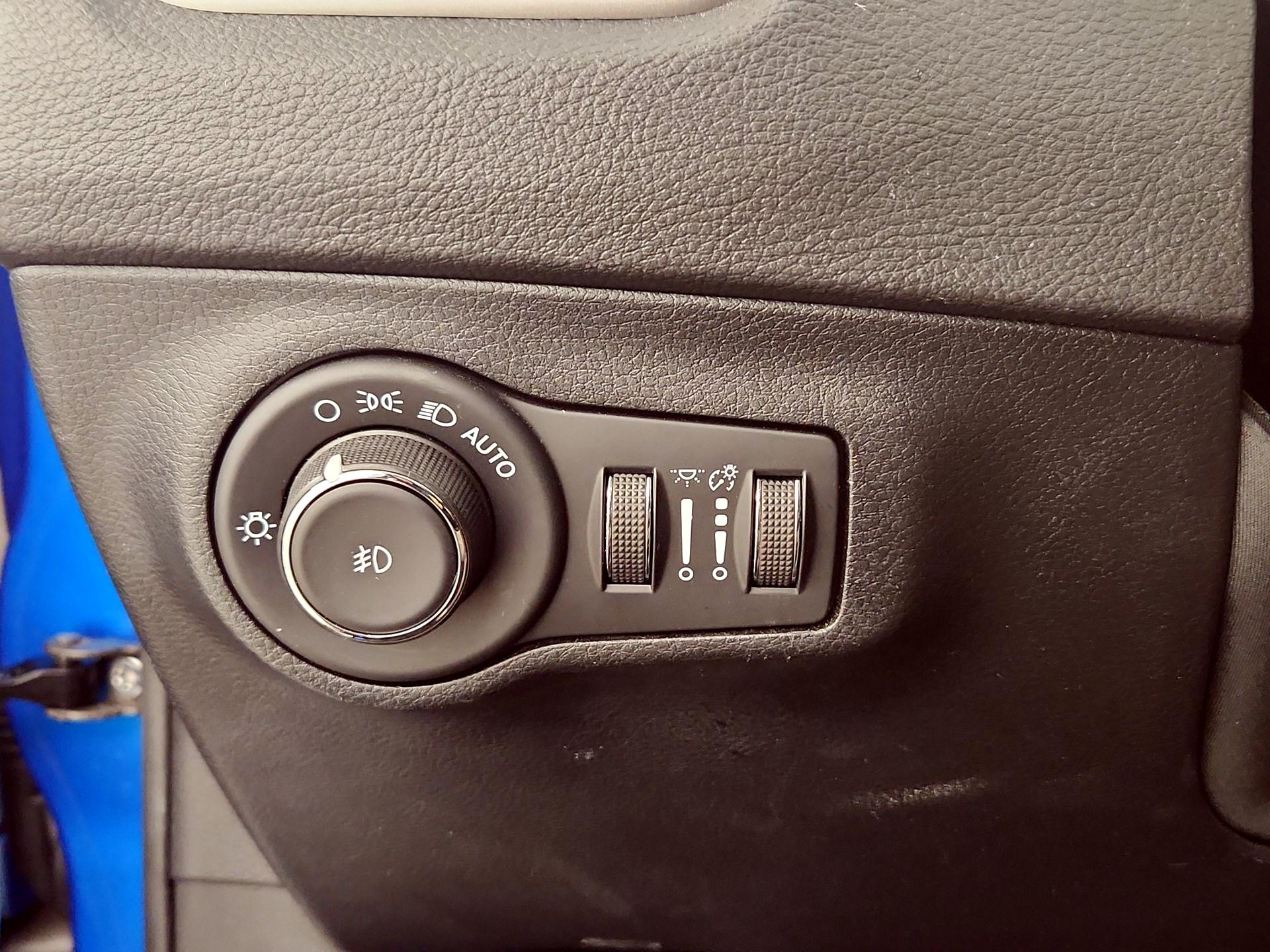 Thumbnail: 2021 Jeep Compass - 13