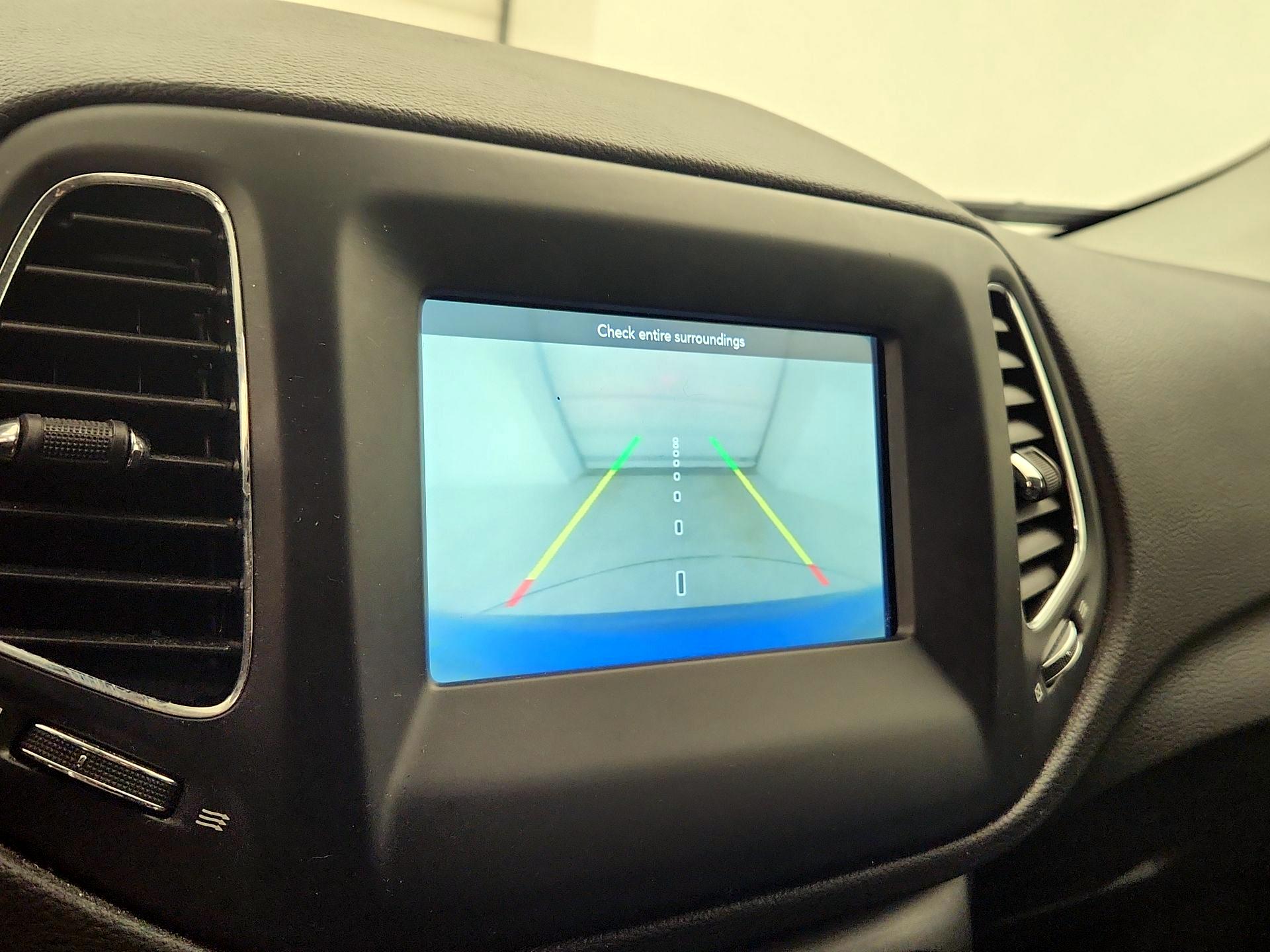 Thumbnail: 2021 Jeep Compass - 14