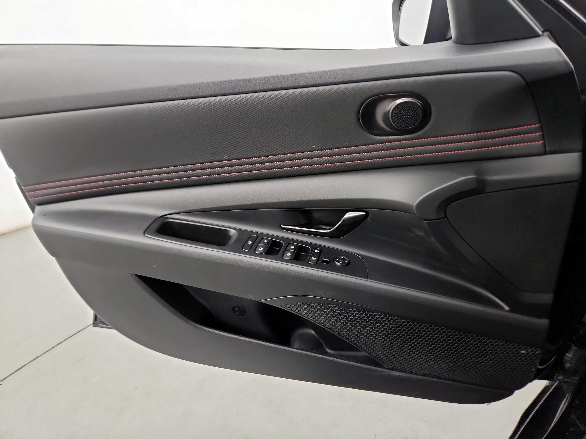 Thumbnail: 2023 Hyundai Elantra - 10