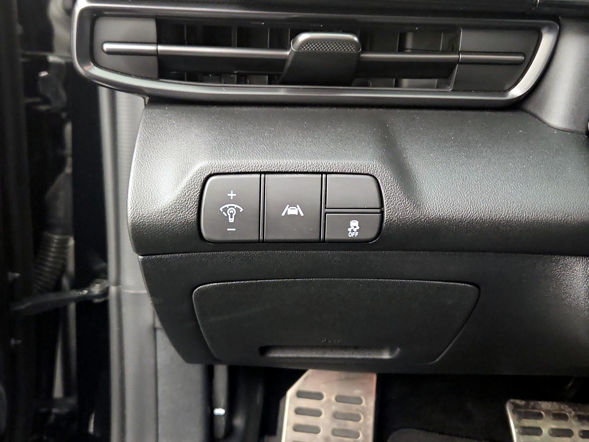 Thumbnail: 2023 Hyundai Elantra - 11