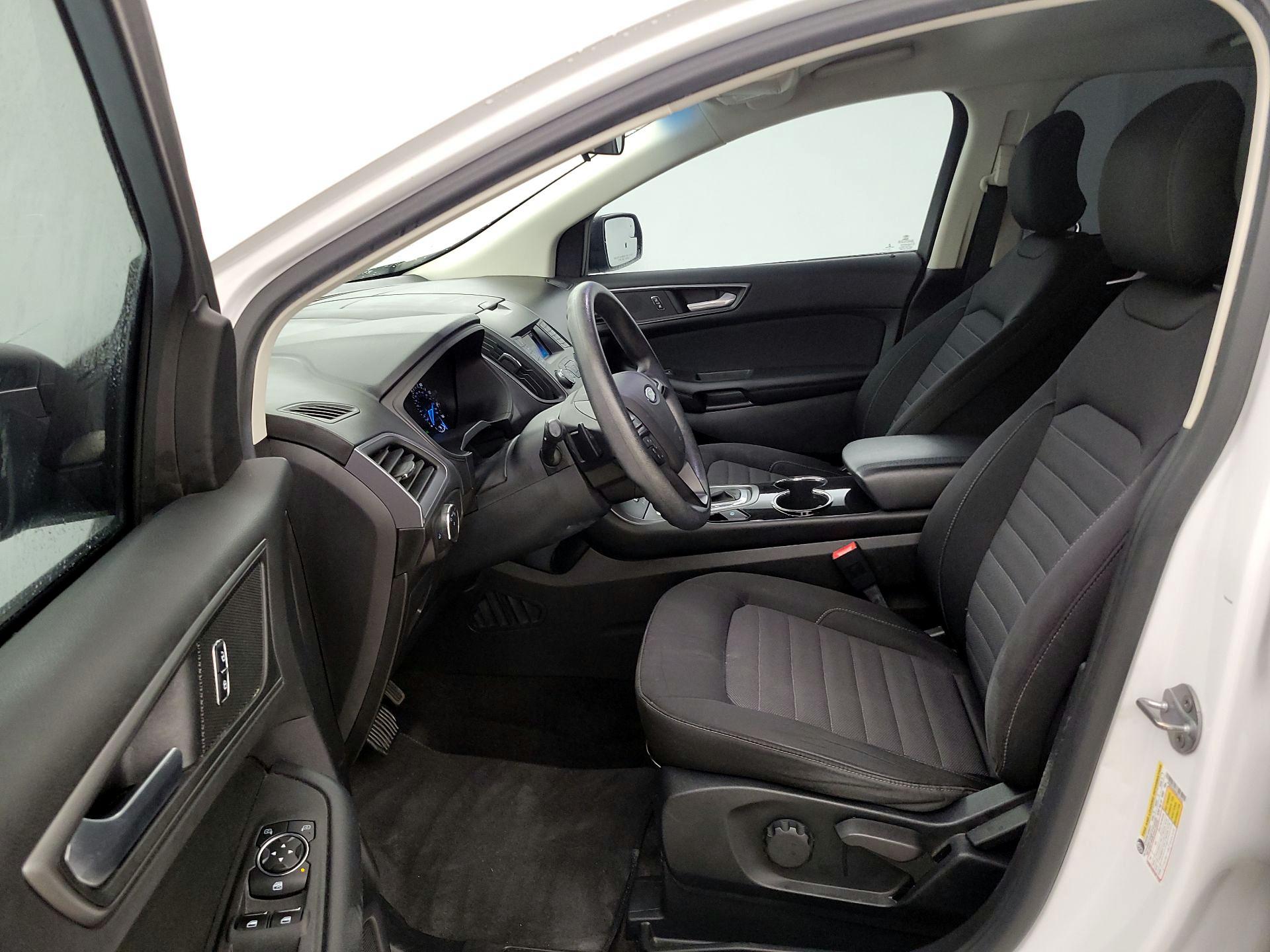 Thumbnail: 2016 Ford Edge - 11