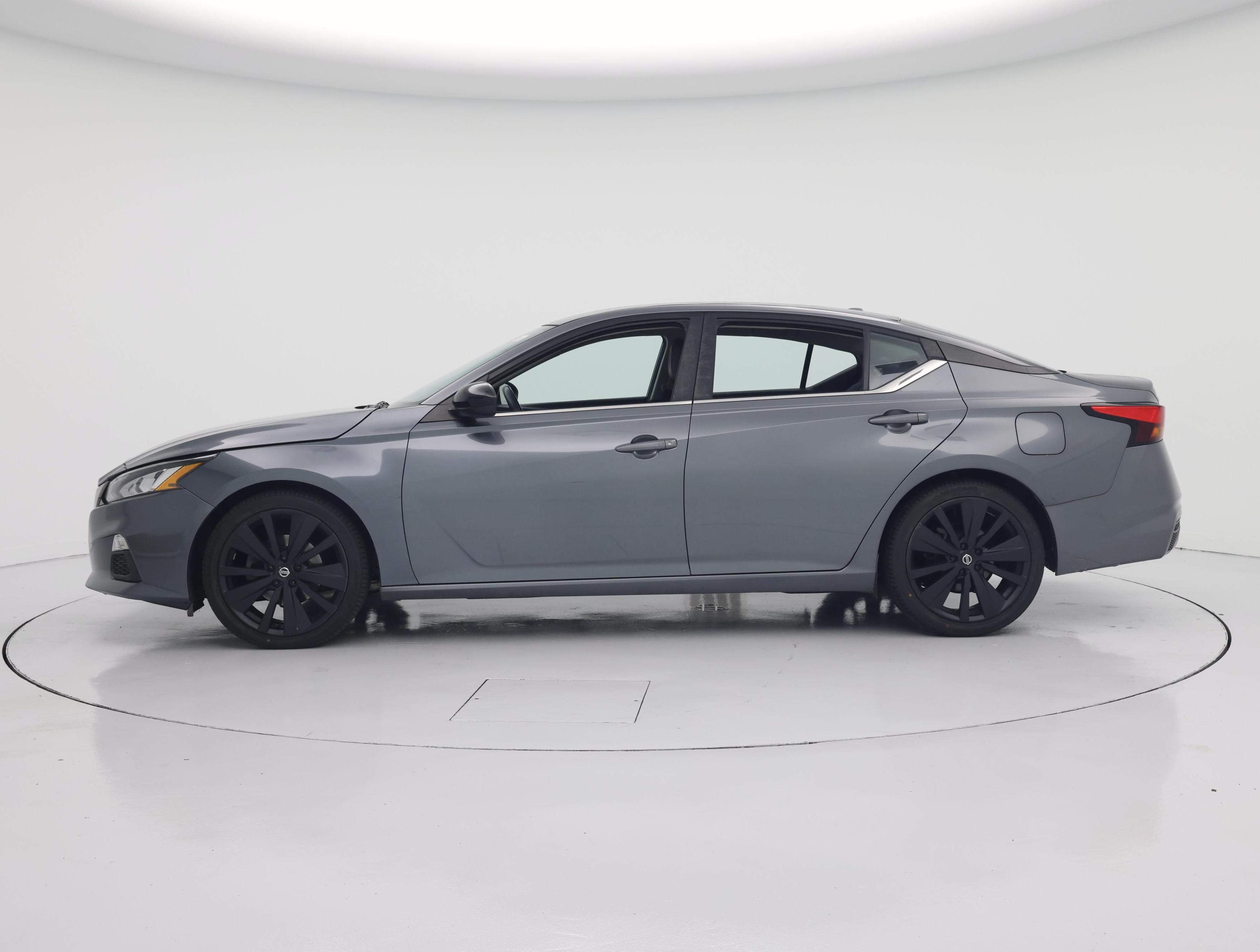 Thumbnail: 2020 Nissan Altima - 3