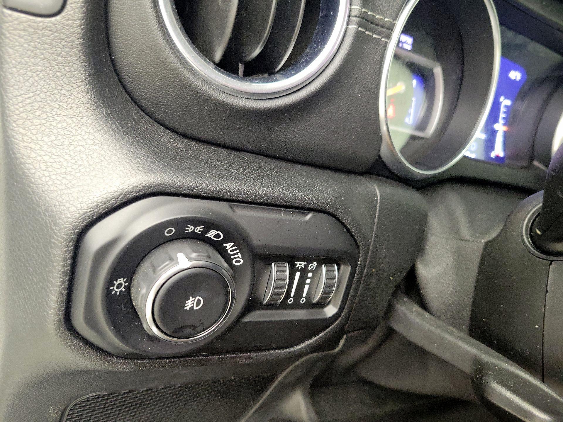 Thumbnail: 2021 Jeep Wrangler - 13