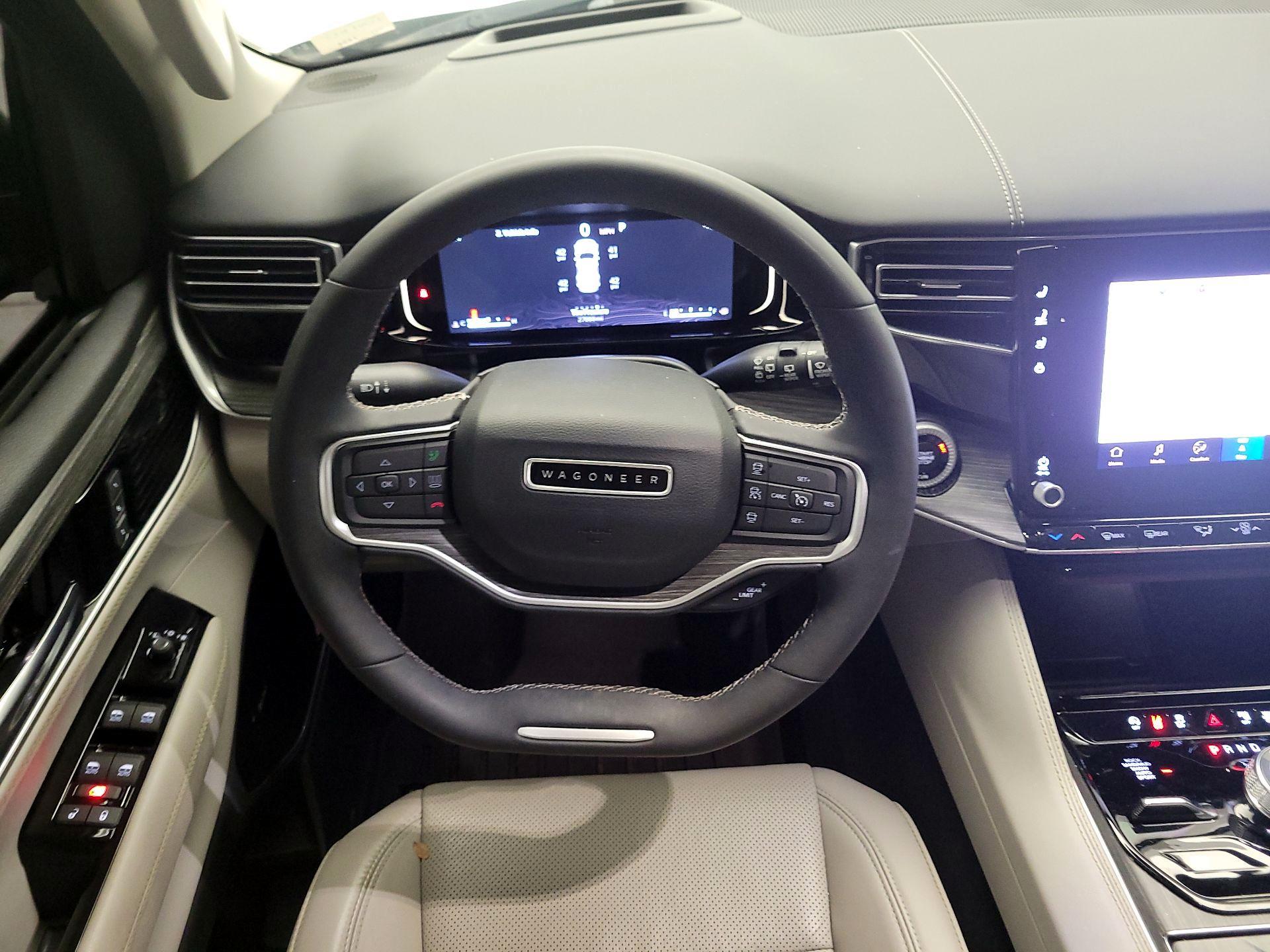 Thumbnail: 2023 Jeep Wagoneer - 10