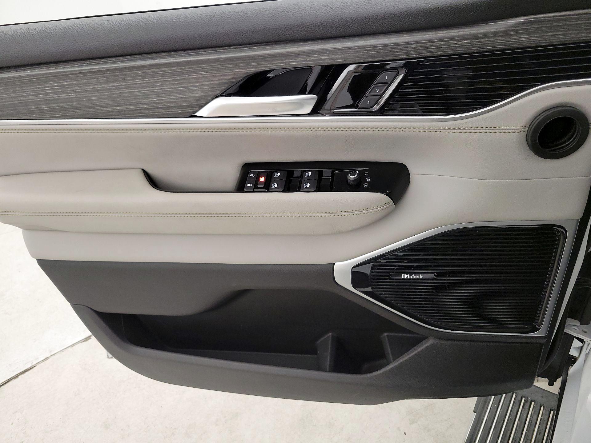 Thumbnail: 2023 Jeep Wagoneer - 12