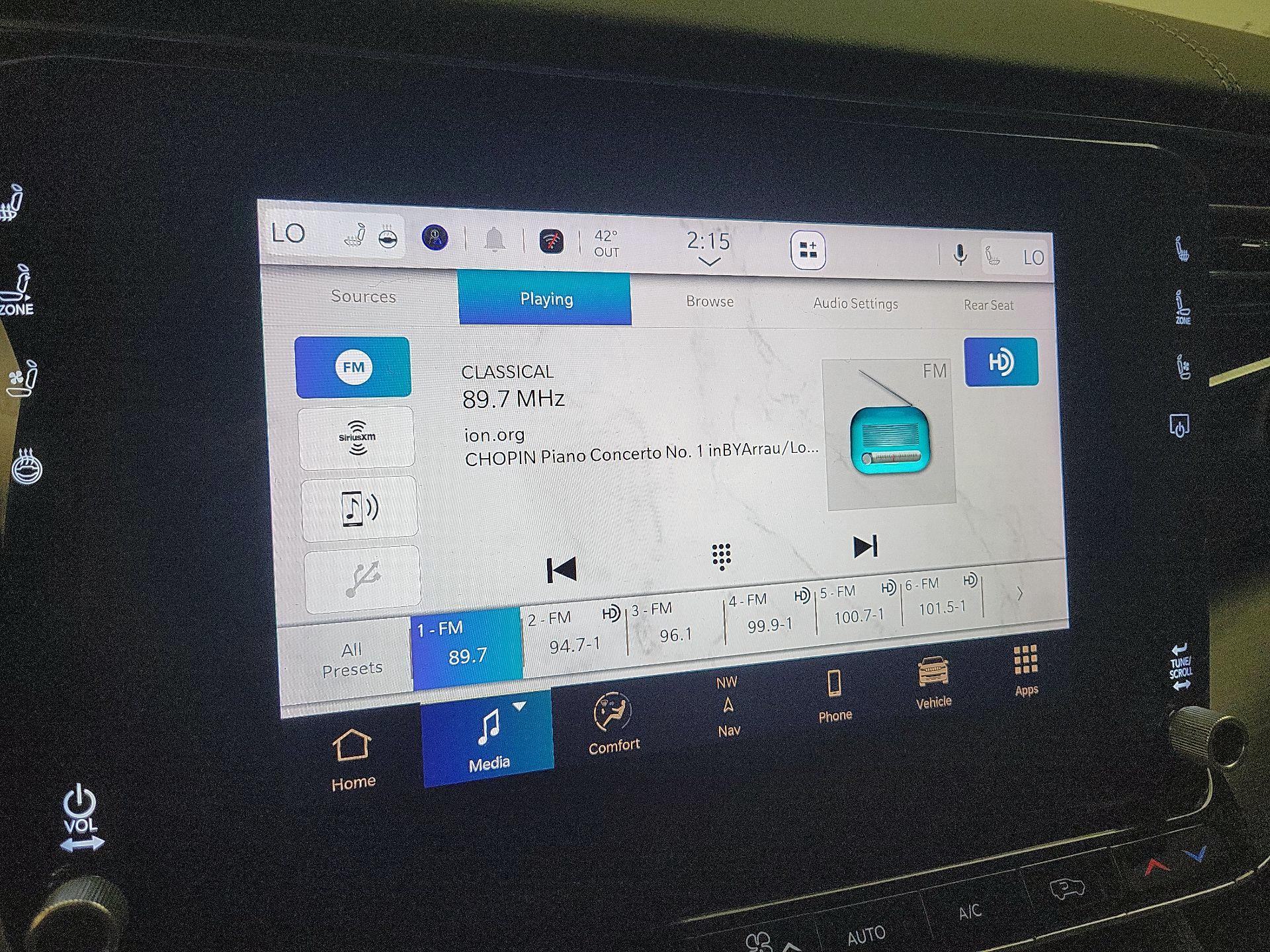 Thumbnail: 2023 Jeep Wagoneer - 16