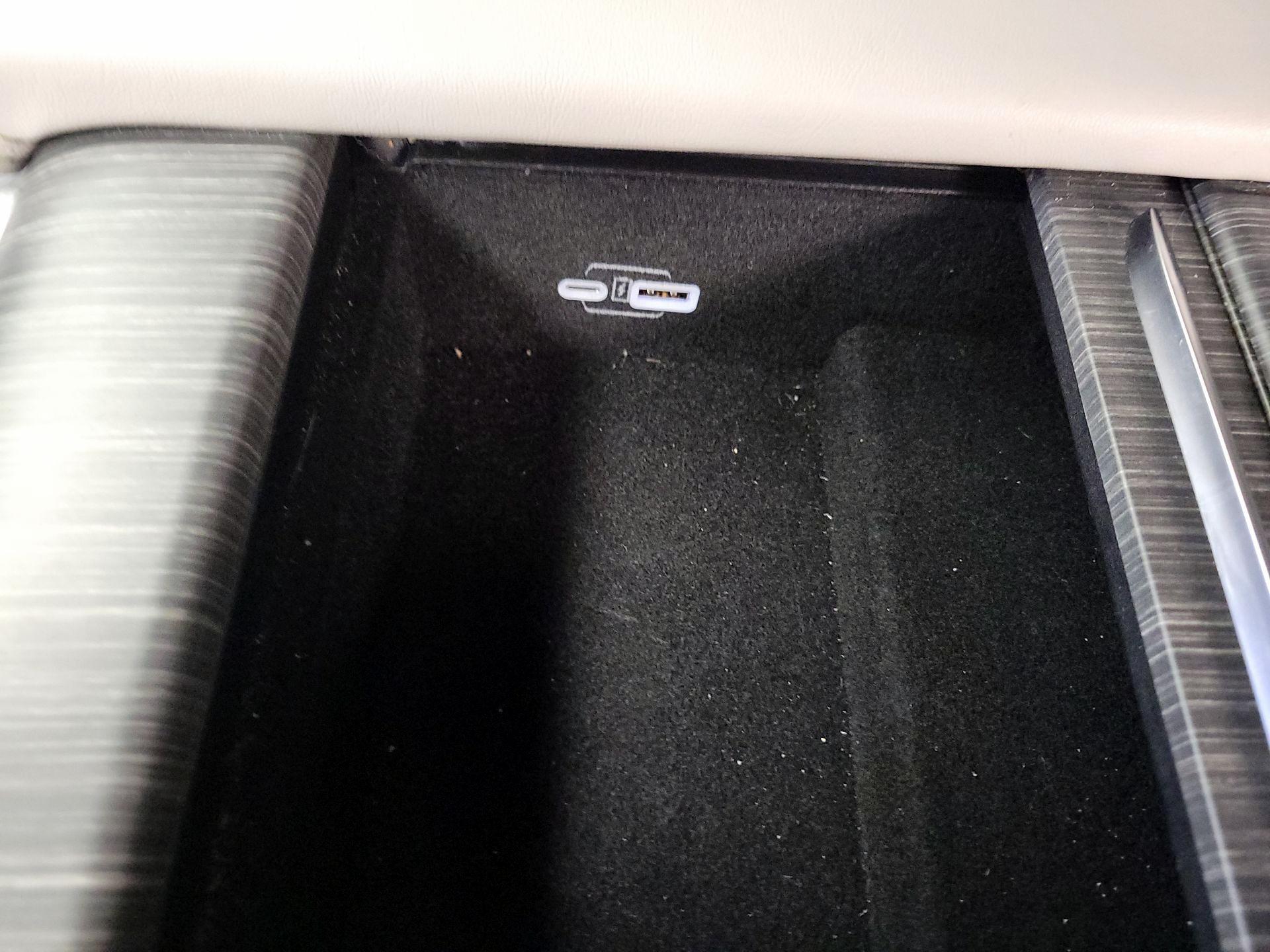 Thumbnail: 2023 Jeep Wagoneer - 19