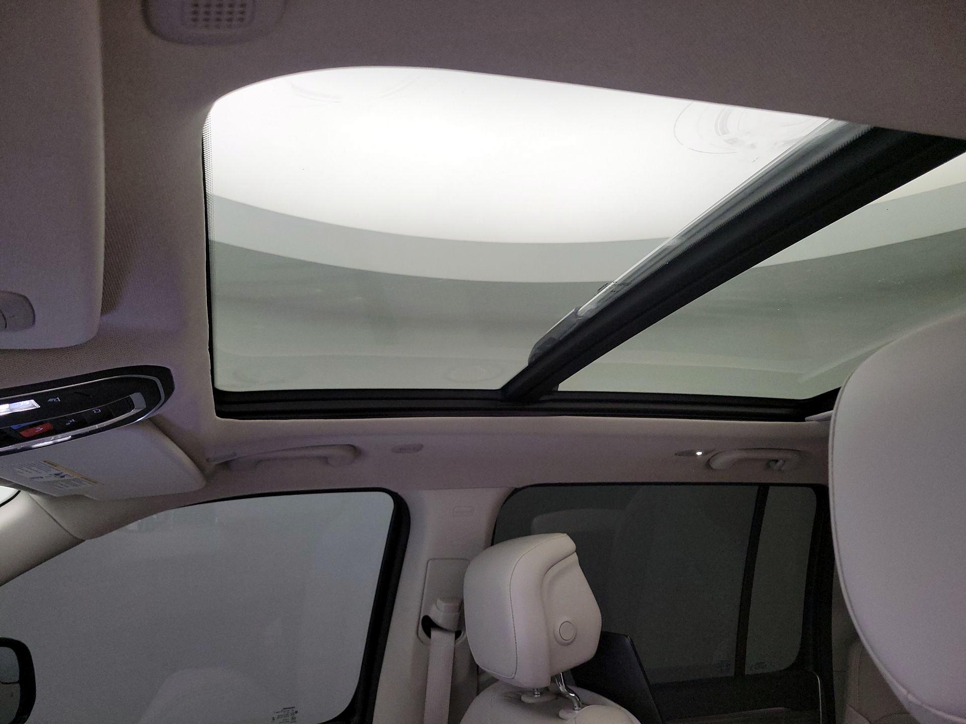 Thumbnail: 2023 Jeep Wagoneer - 20