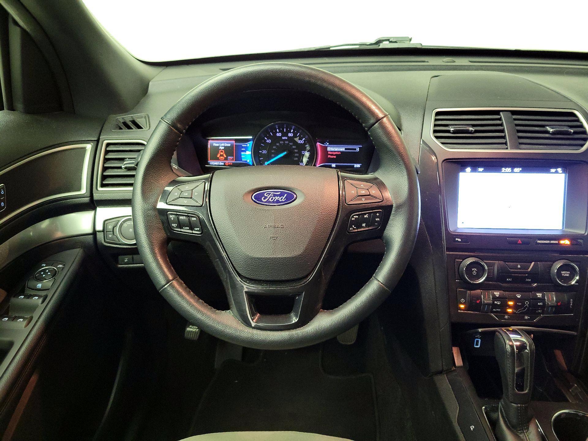 Thumbnail: 2017 Ford Explorer - 10