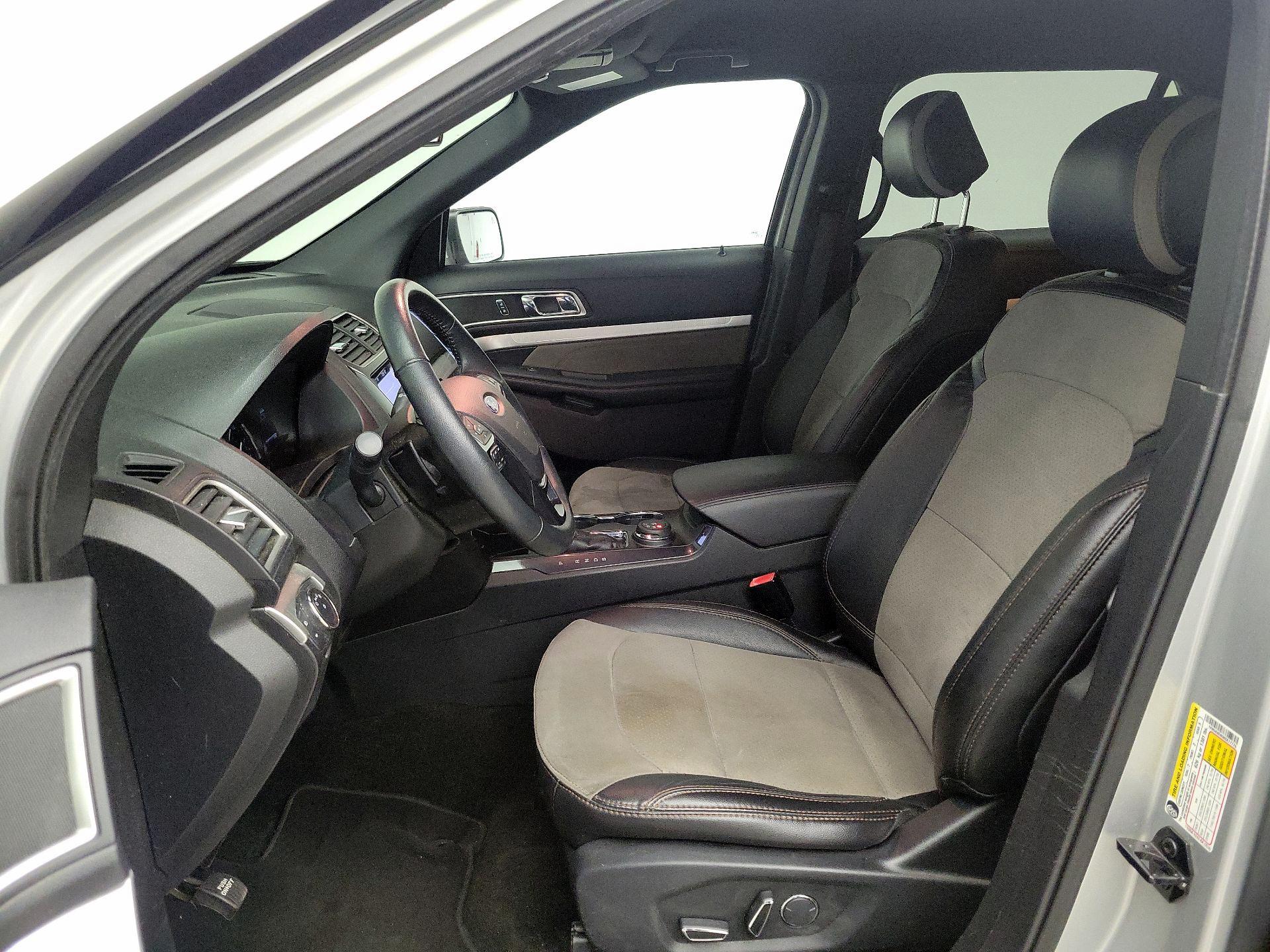 Thumbnail: 2017 Ford Explorer - 11