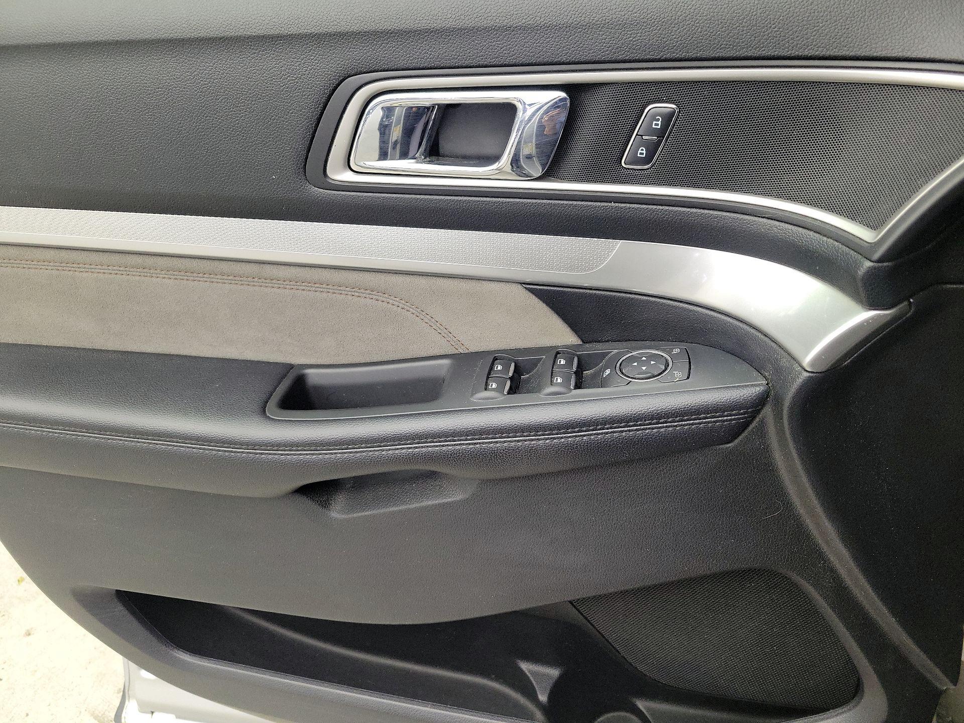 Thumbnail: 2017 Ford Explorer - 12